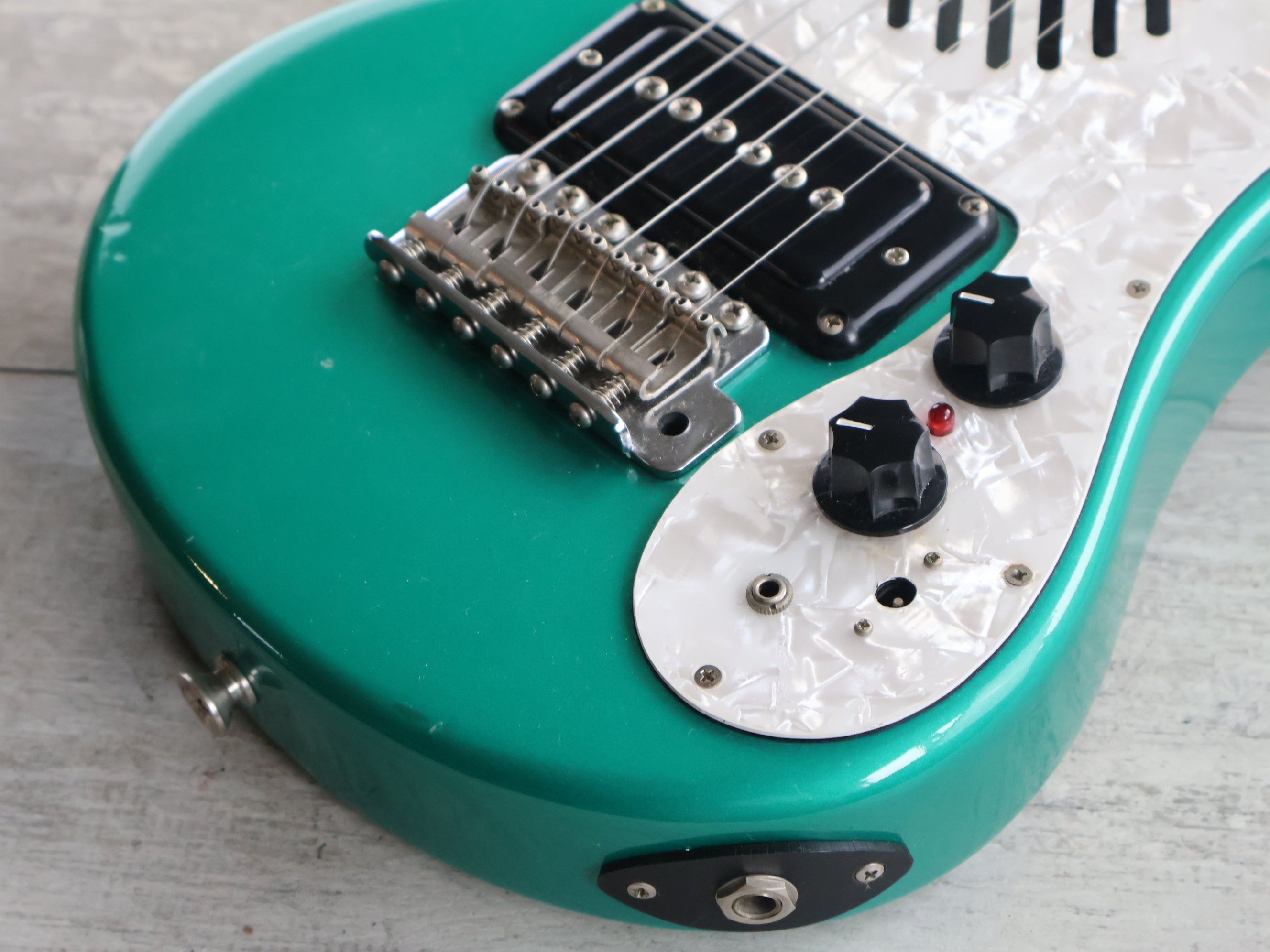 Marine Rider ミニギター 中古】Marine Rider MR-X アンプ内蔵ギター - 神奈川県の中古