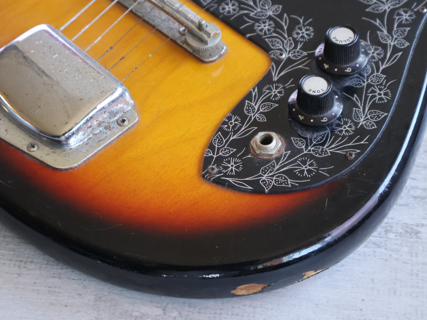 1960's Teisco Japan E-110 "Tulip" Double Cutaway (Sunburst)