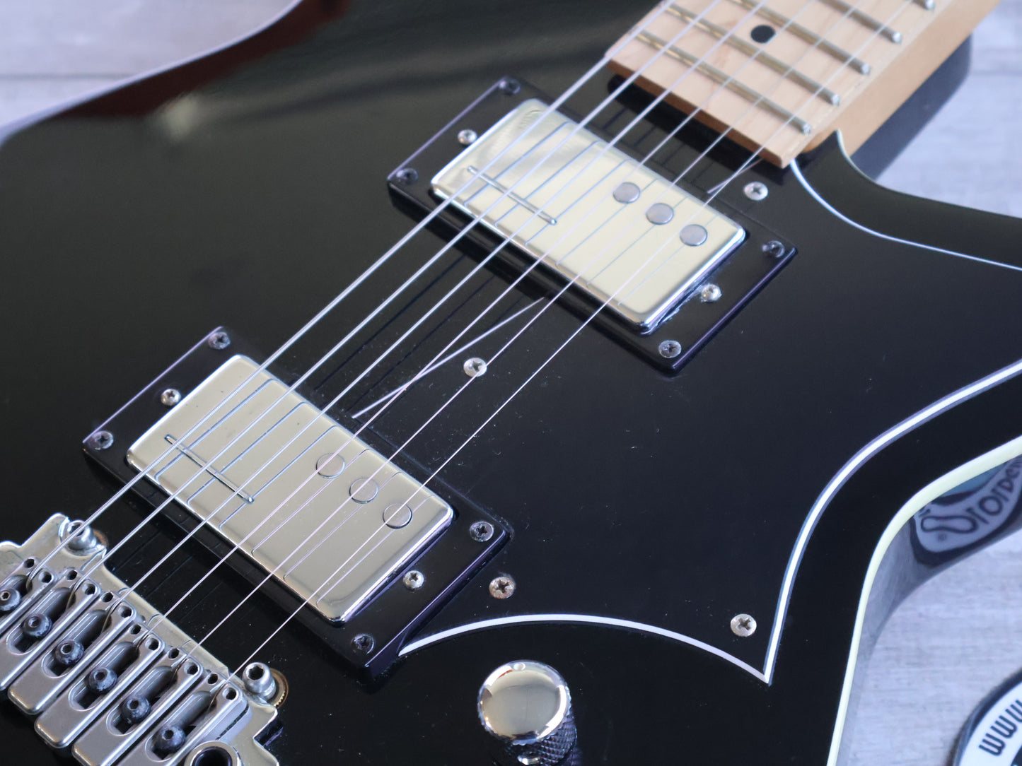 Reverend Descent W Baritone (Black)