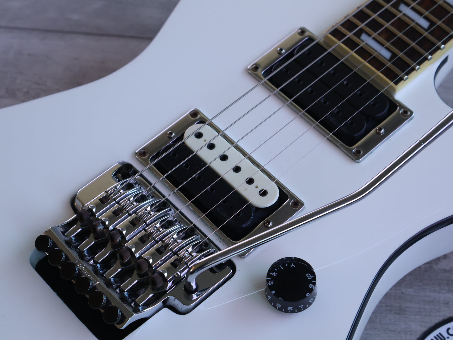 2008 Ibanez STM1 Sam Totman Signature Iceman (White)