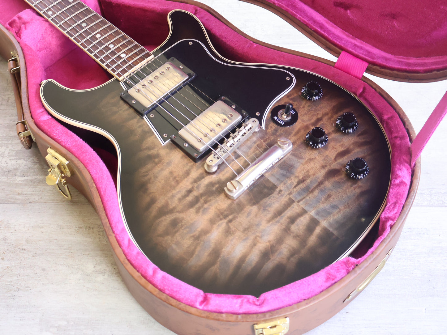2019 Gibson Custom Les Paul Special Double Cut Figured Maple Top (Cobra Burst)