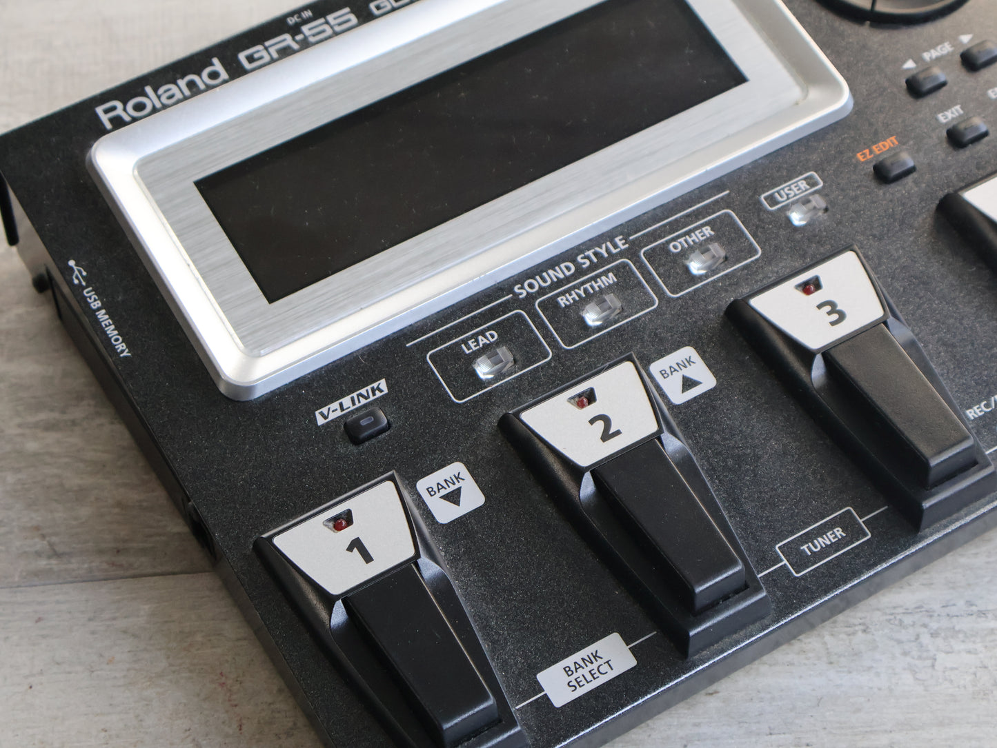 Roland GR-55 Guitar Synthesizer Pedal