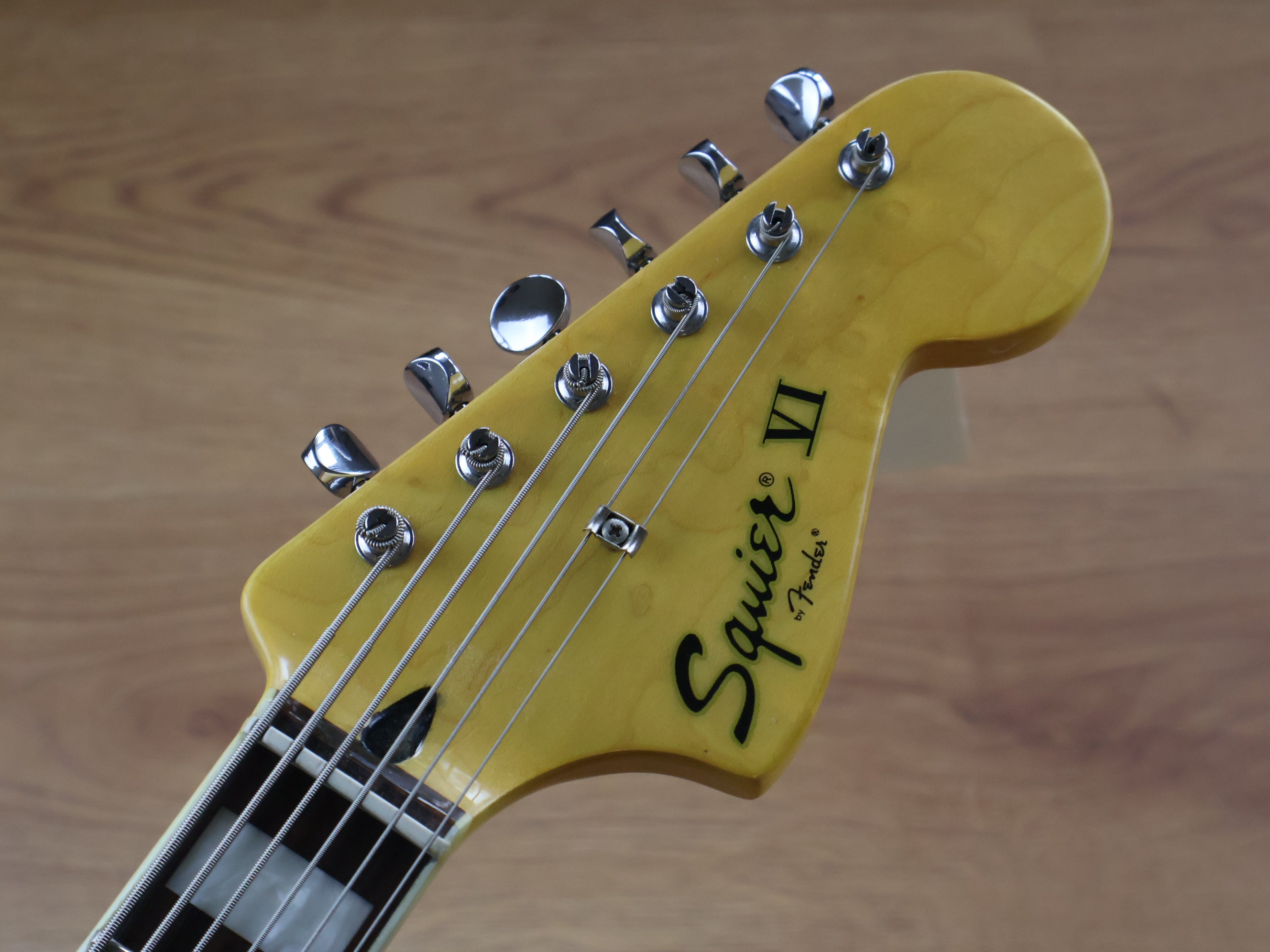 2018 Squier Bass VI (Sunburst) – Cool Old Guitars
