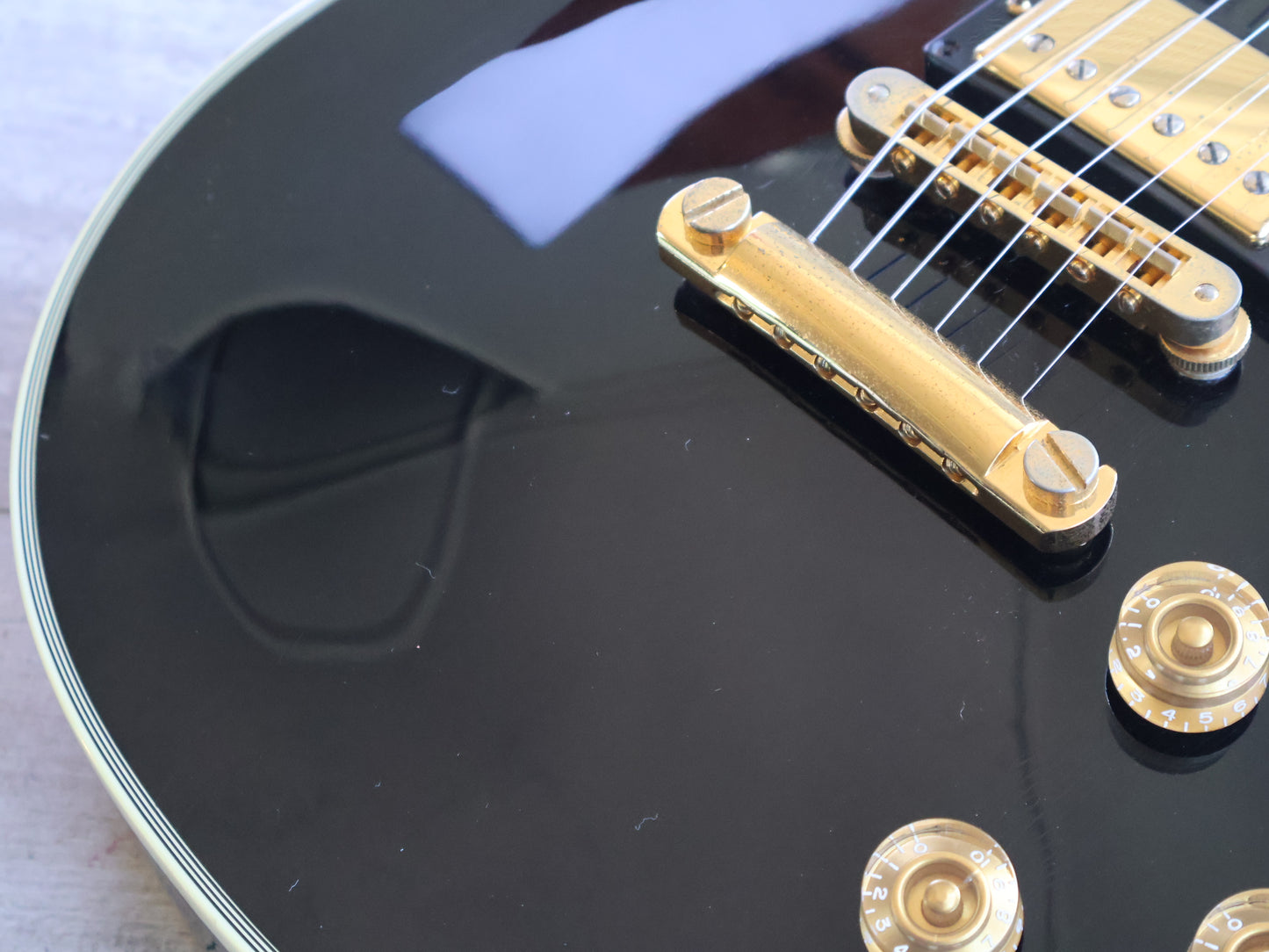 2005 Gibson USA Les Paul Supreme (Ebony)
