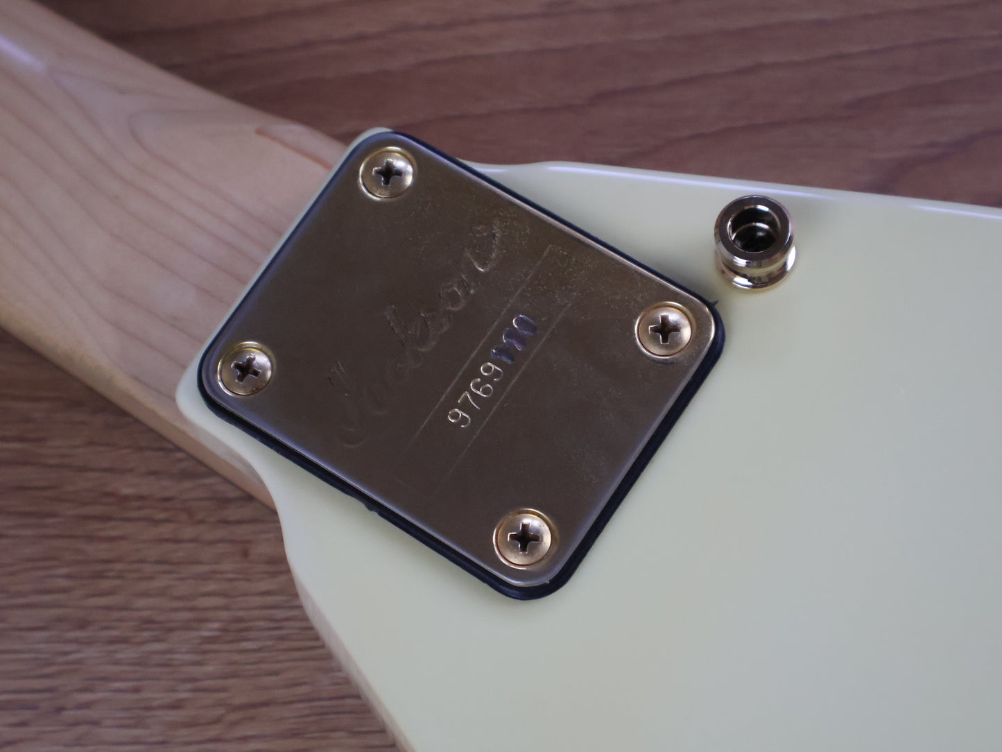 2007 Jackson Japan RR Rhoads Flying V (White w/Pinstripes)