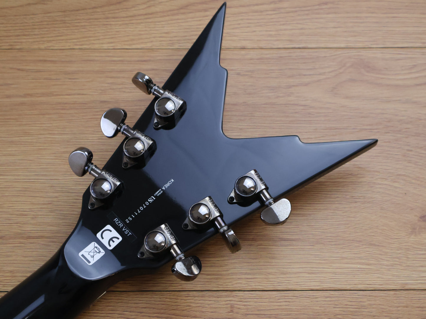 2007 Dean Korea Dimebag Model Razorback V (Black/Red)