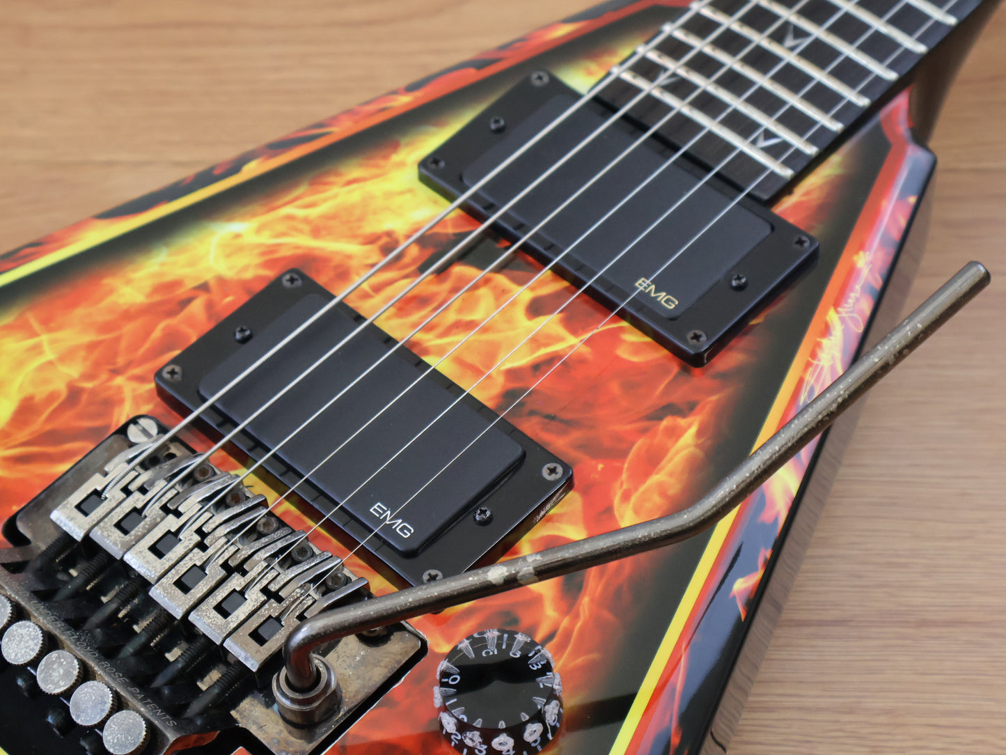 2007 Dean Korea Dimebag Model Razorback V (Explosion)