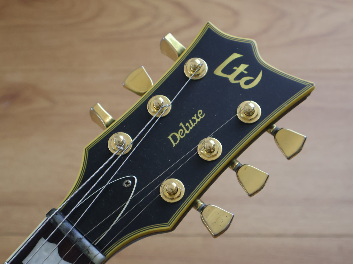 2016 LTD Korea (by ESP) EC-1000 Deluxe Eclipse w/Evertune & Stainless Steel Frets (Black)