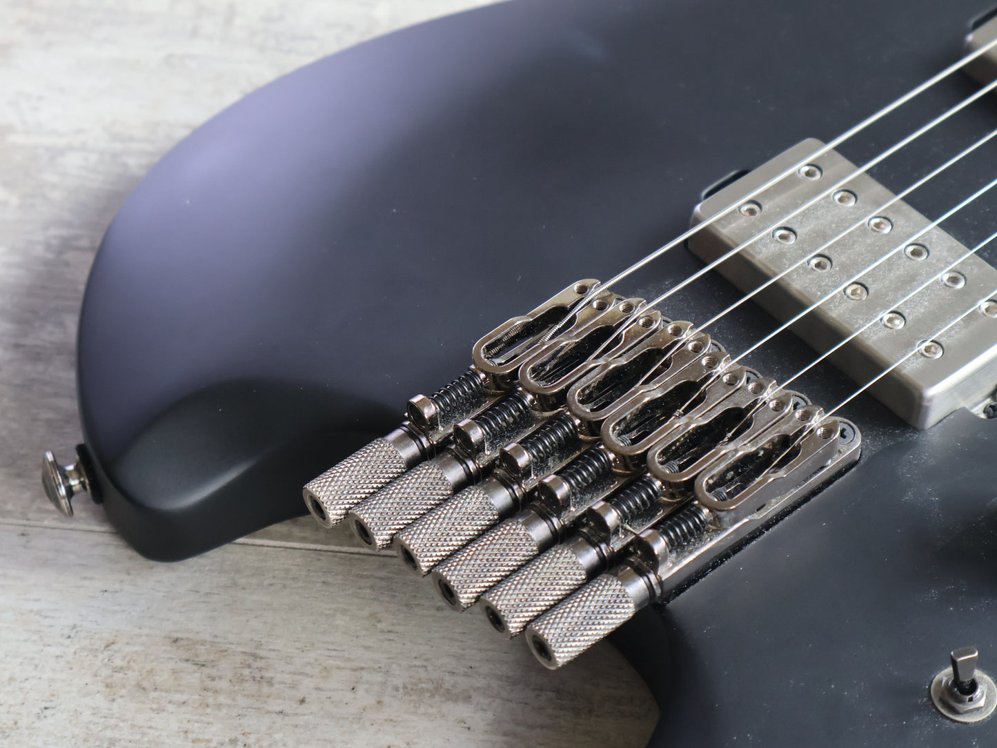 2022 Ibanez QX52 BKF Premium Headless (Black)