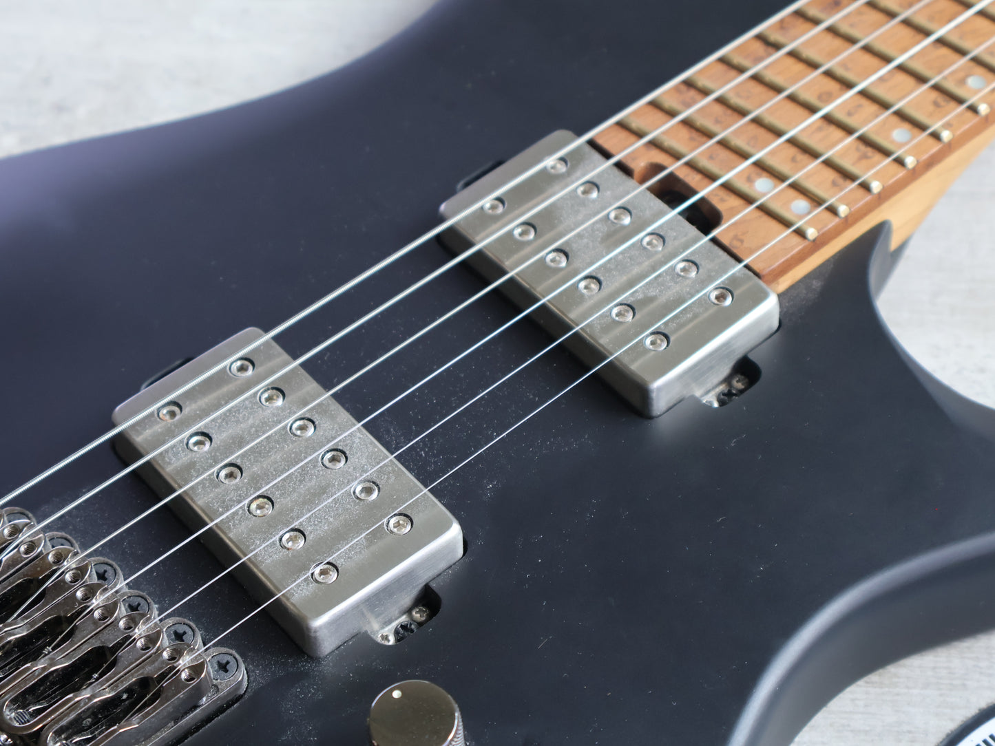 2022 Ibanez QX52 BKF Premium Headless (Black)