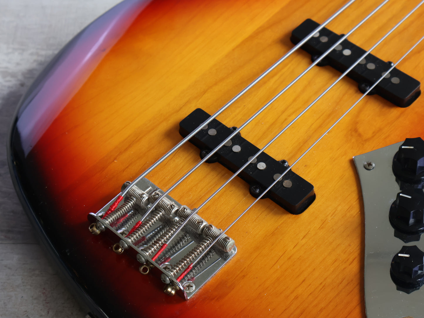 1980's Yamaha Japan JB600R Jazz Bass (Sunburst)