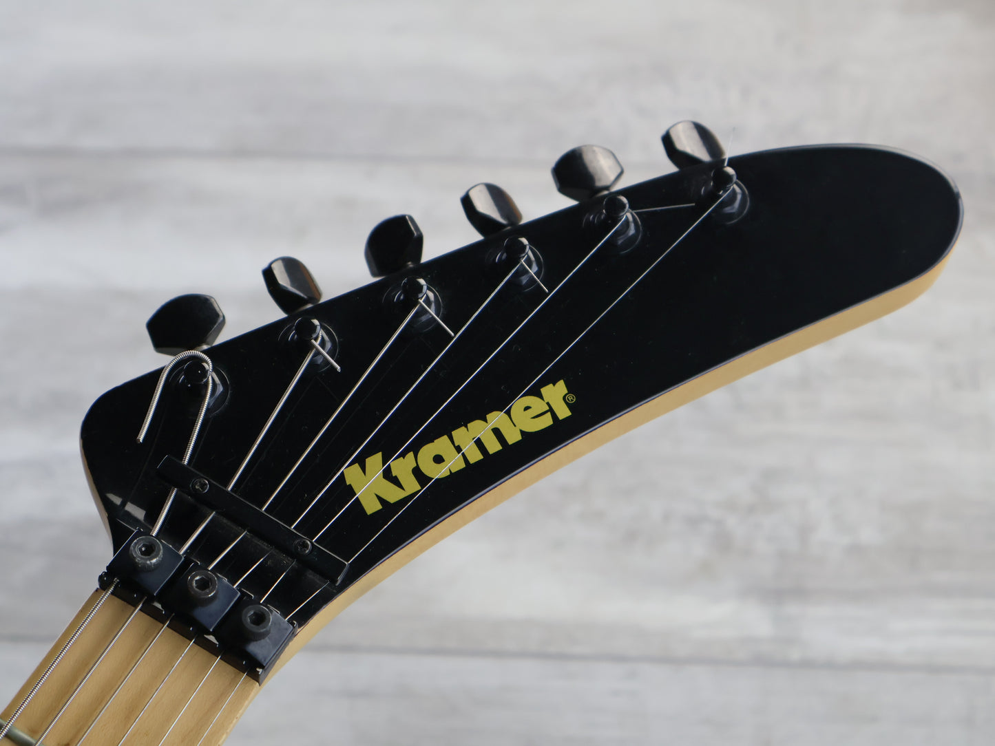 2012 Kramer "1984" '84 Reissue Baretta (Black Red Bullseye)