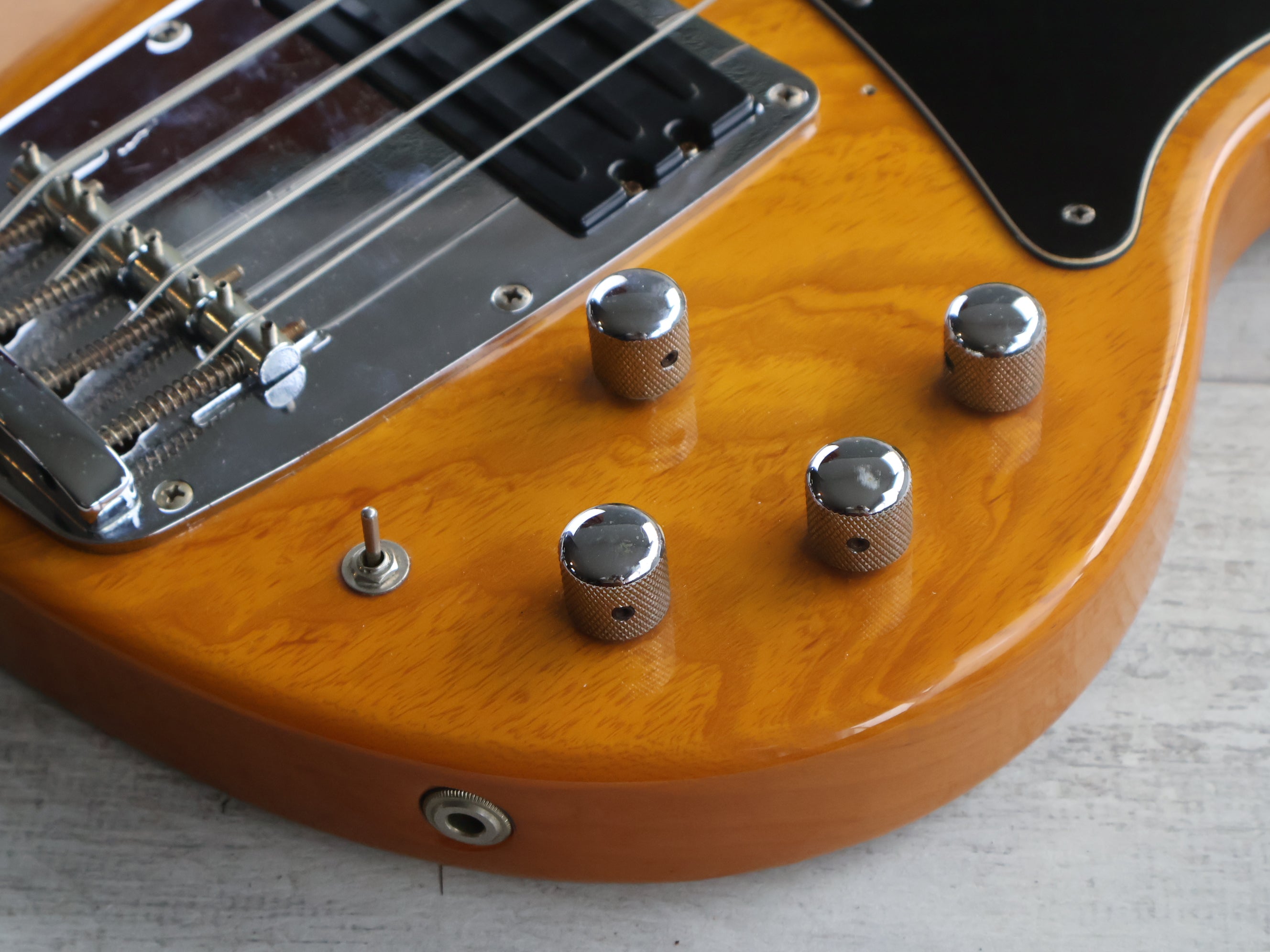 1997 Ibanez Japan ATK300 Bass Guitar (Natural) – Cool Old Guitars