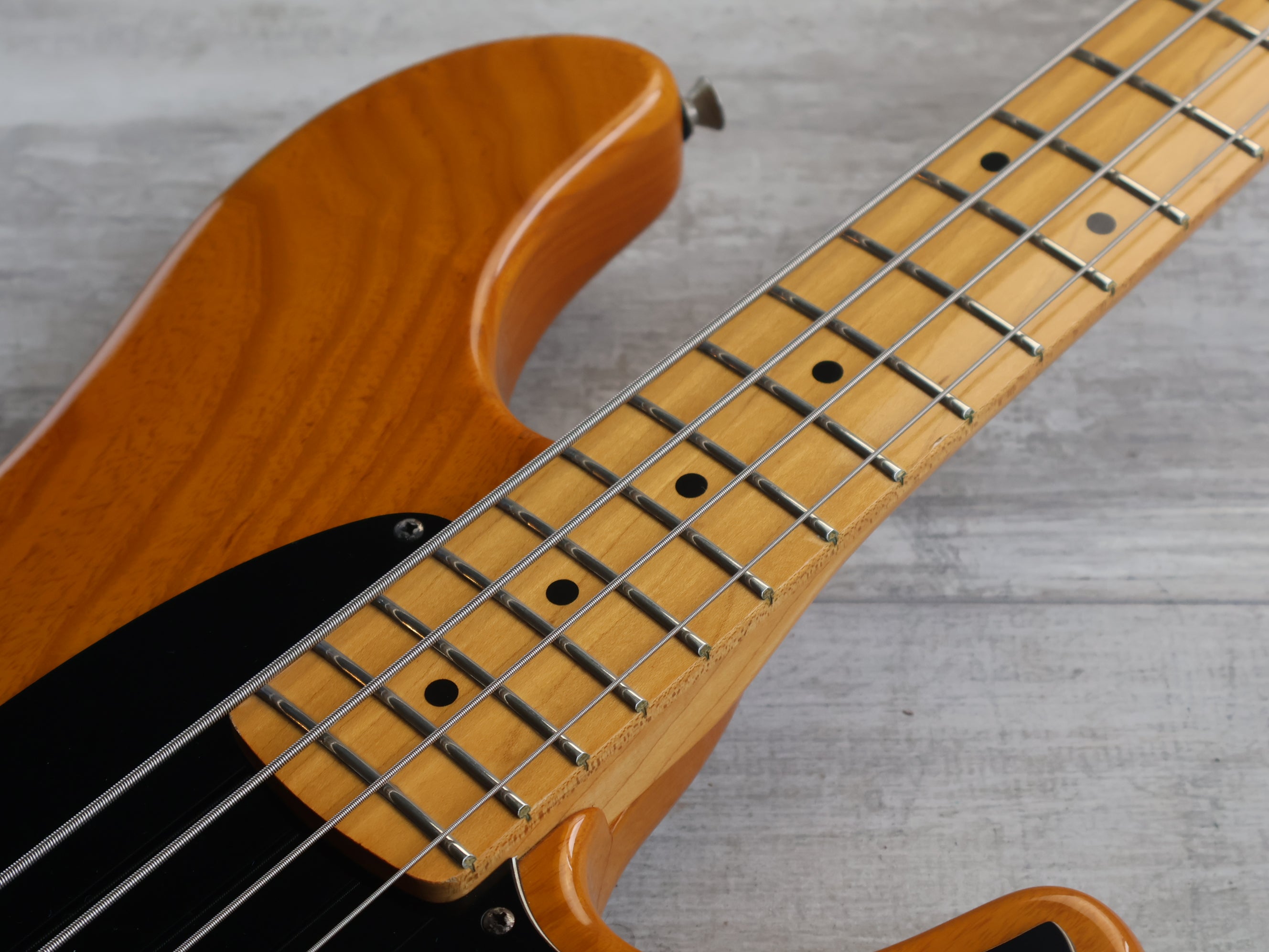 Ibanez ATK300 1997年製 Made in Japan 1997 Ibanez Japan ATK300 Bass Guitar (Natural) – Cool Old Guitars