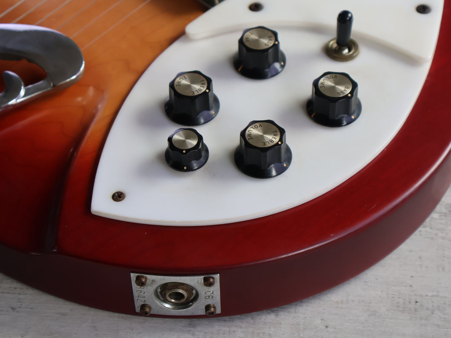 1993 Rickenbacker USA 330 Semi Hollow Thinline (Fireglo)