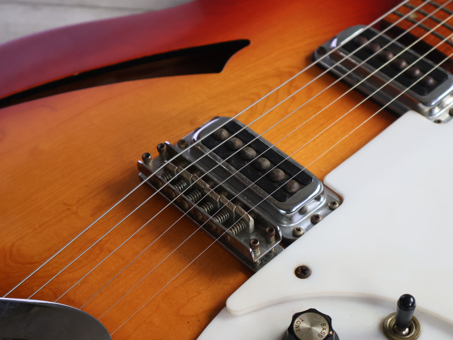 1993 Rickenbacker USA 330 Semi Hollow Thinline (Fireglo)