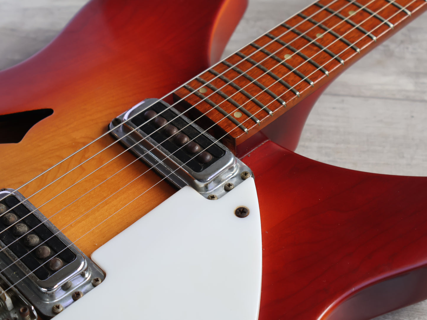 1993 Rickenbacker USA 330 Semi Hollow Thinline (Fireglo)