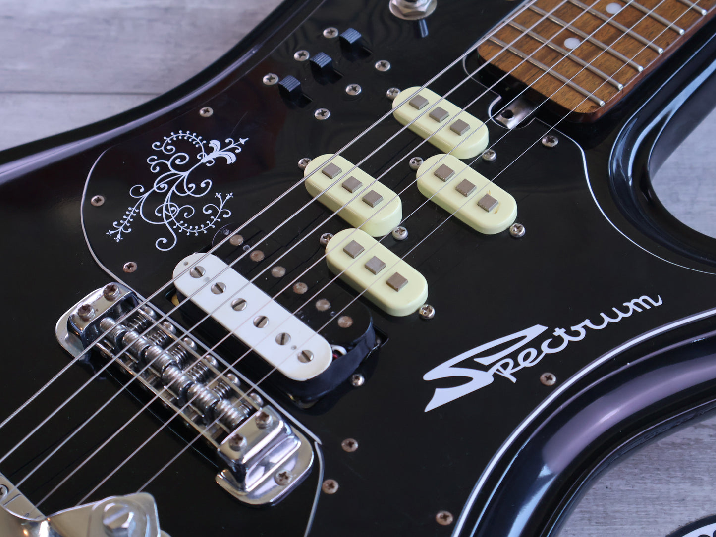 2002 Teisco Japan SP-65 Spectrum Split-Pickup Offset (Black)