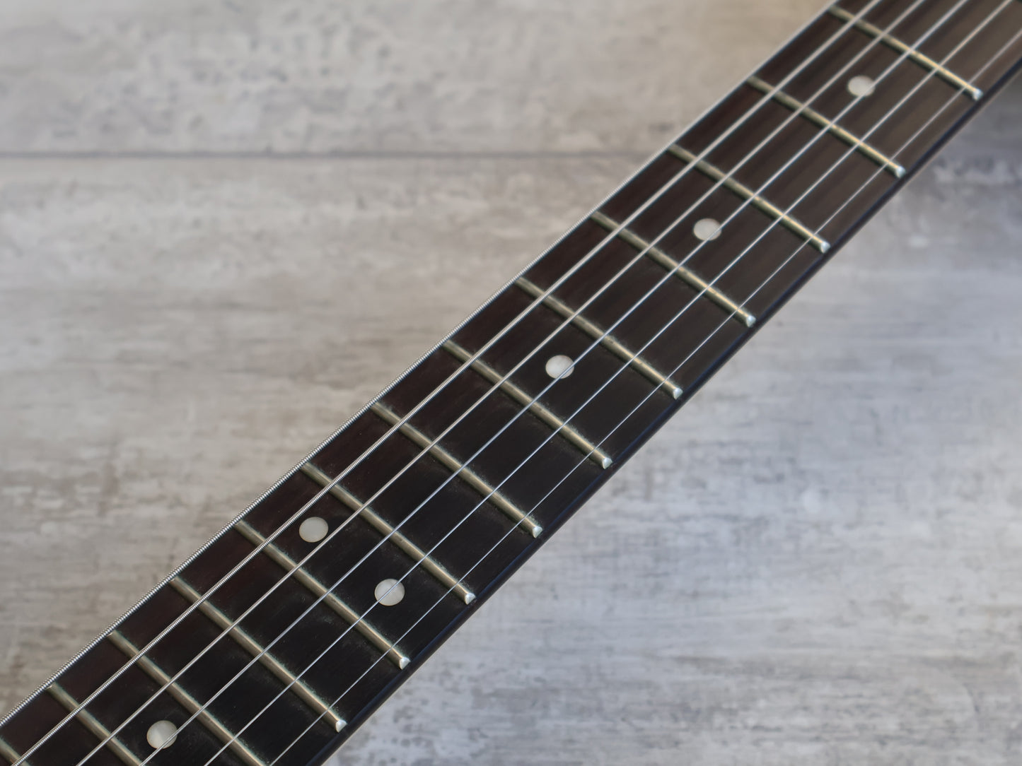 Squier Paranormal Series Toronado Offset (3-Tone Sunburst)