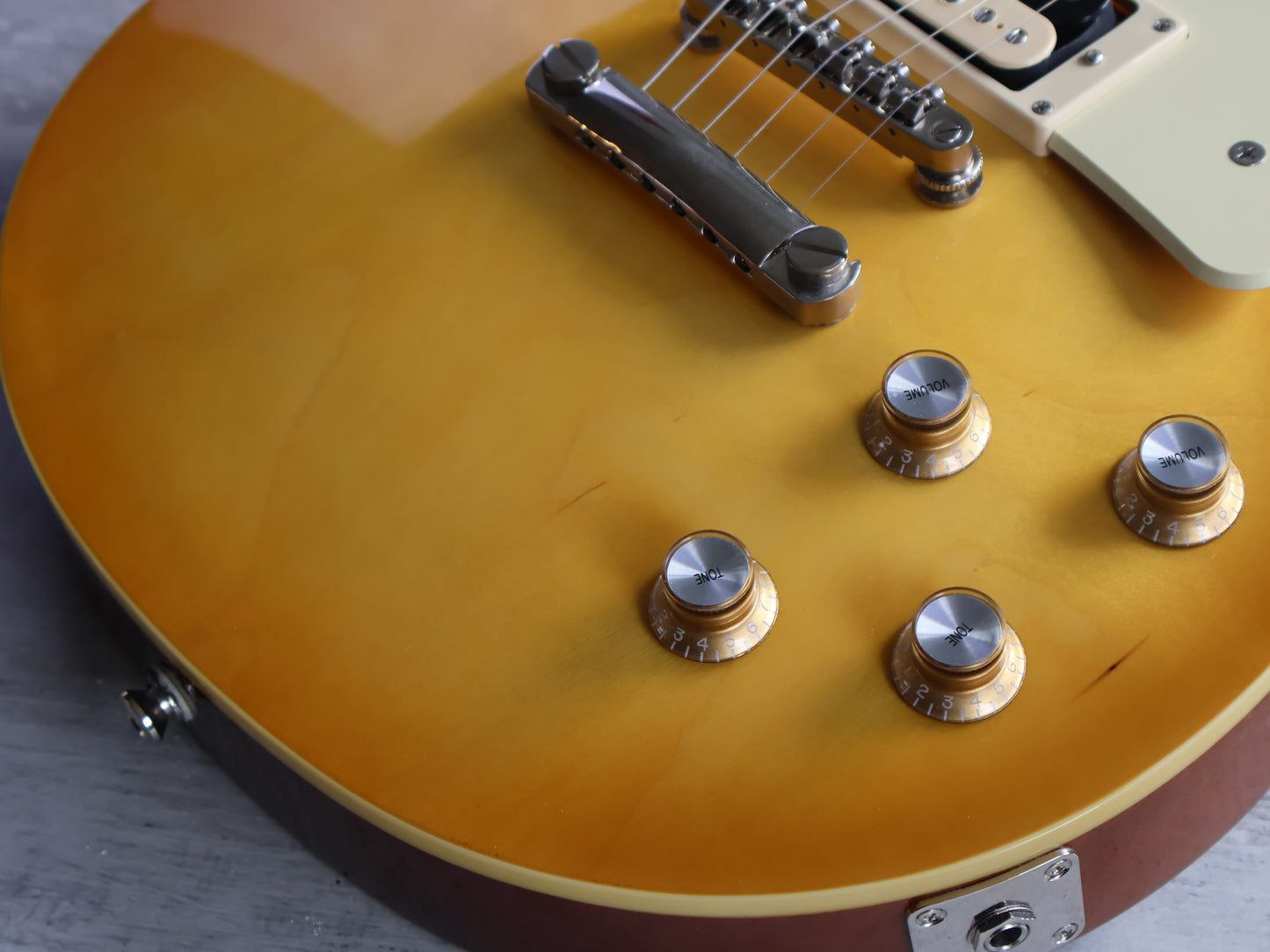 2019 Epiphone Les Paul Classic (Honey Burst)