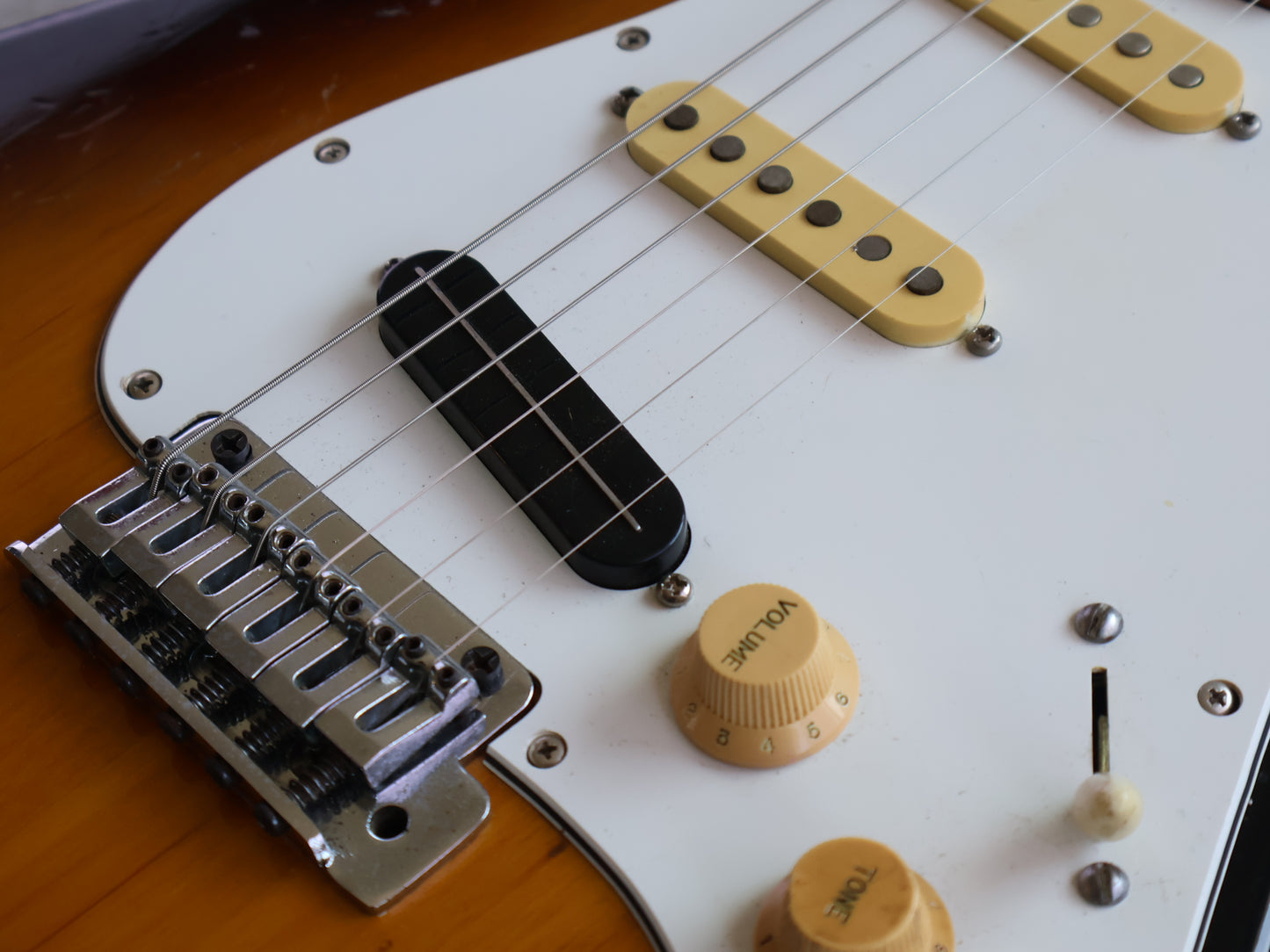 1983 Tokai ST-60 Goldstar Sound '54 Reissue Stratocaster (Brown Sunburst)