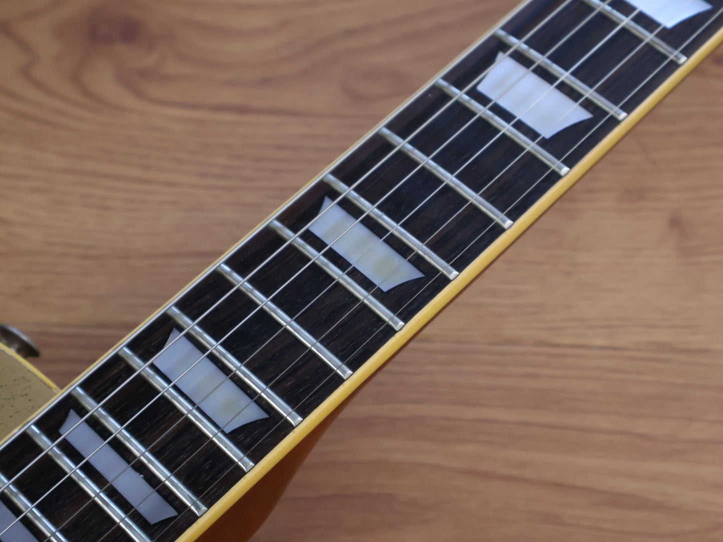 1975 Greco Japan EG-550GS Les Paul Deluxe (Goldtop)