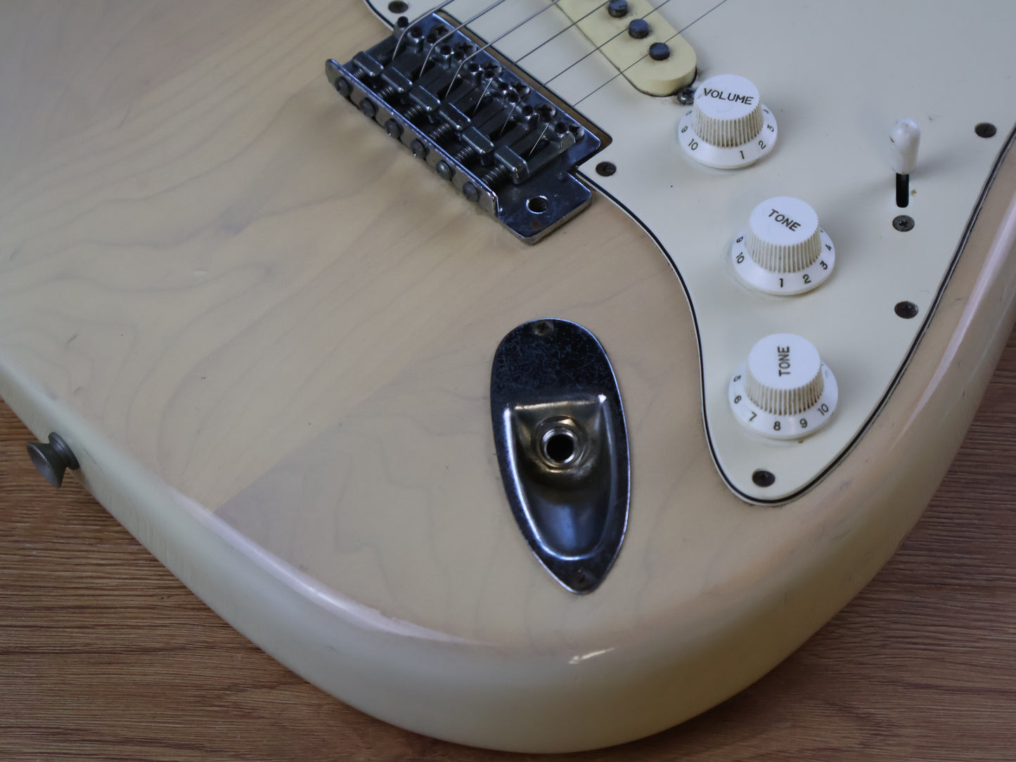 1975 Fernandes Burny FST-60 Stratocaster (Transparent Vintage White)