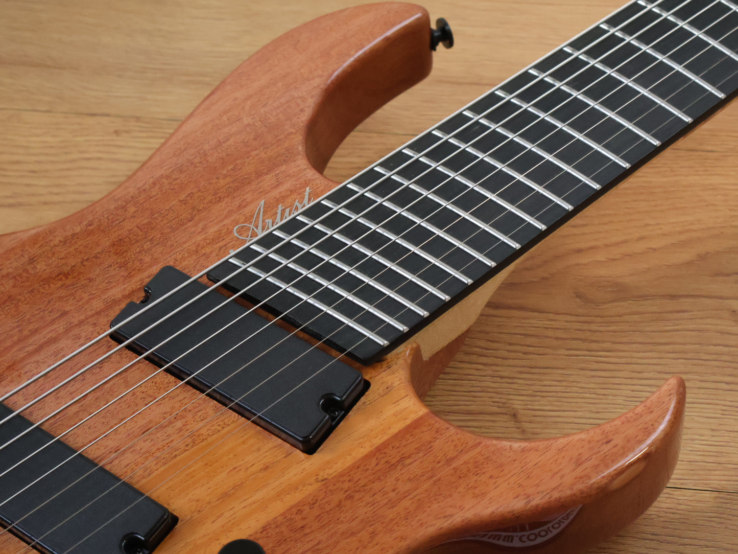 Artist Guitars 8-String Headless (Natural)