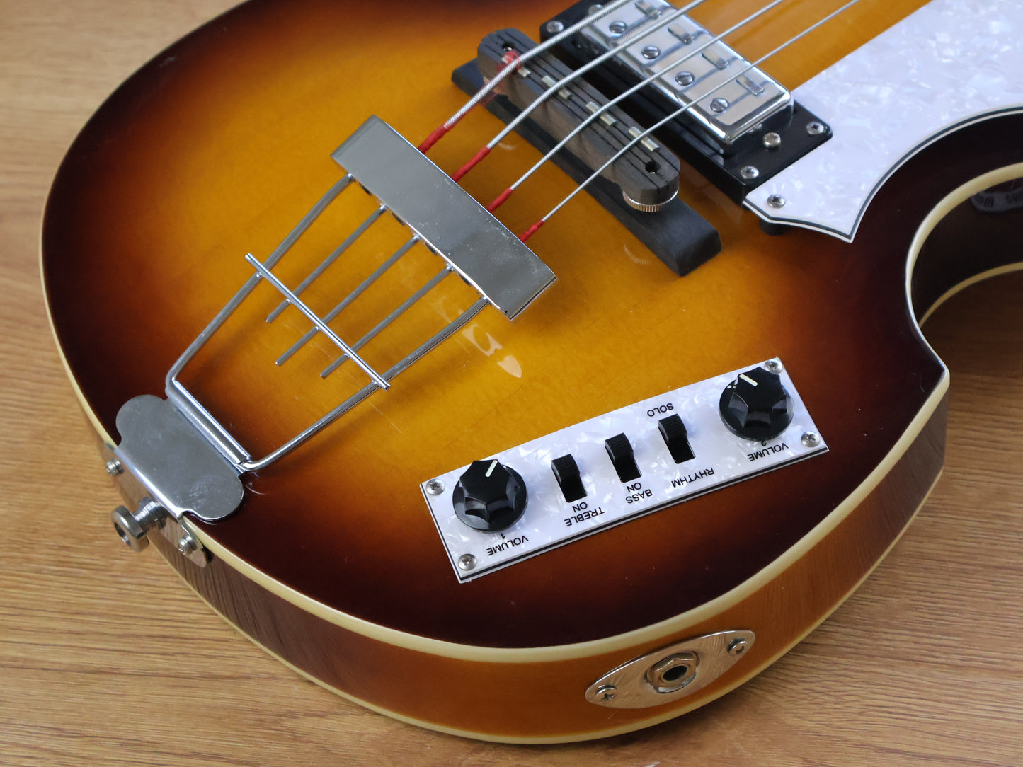 Hofner BB Hi Series Violin Beatle Bass (Sunburst)