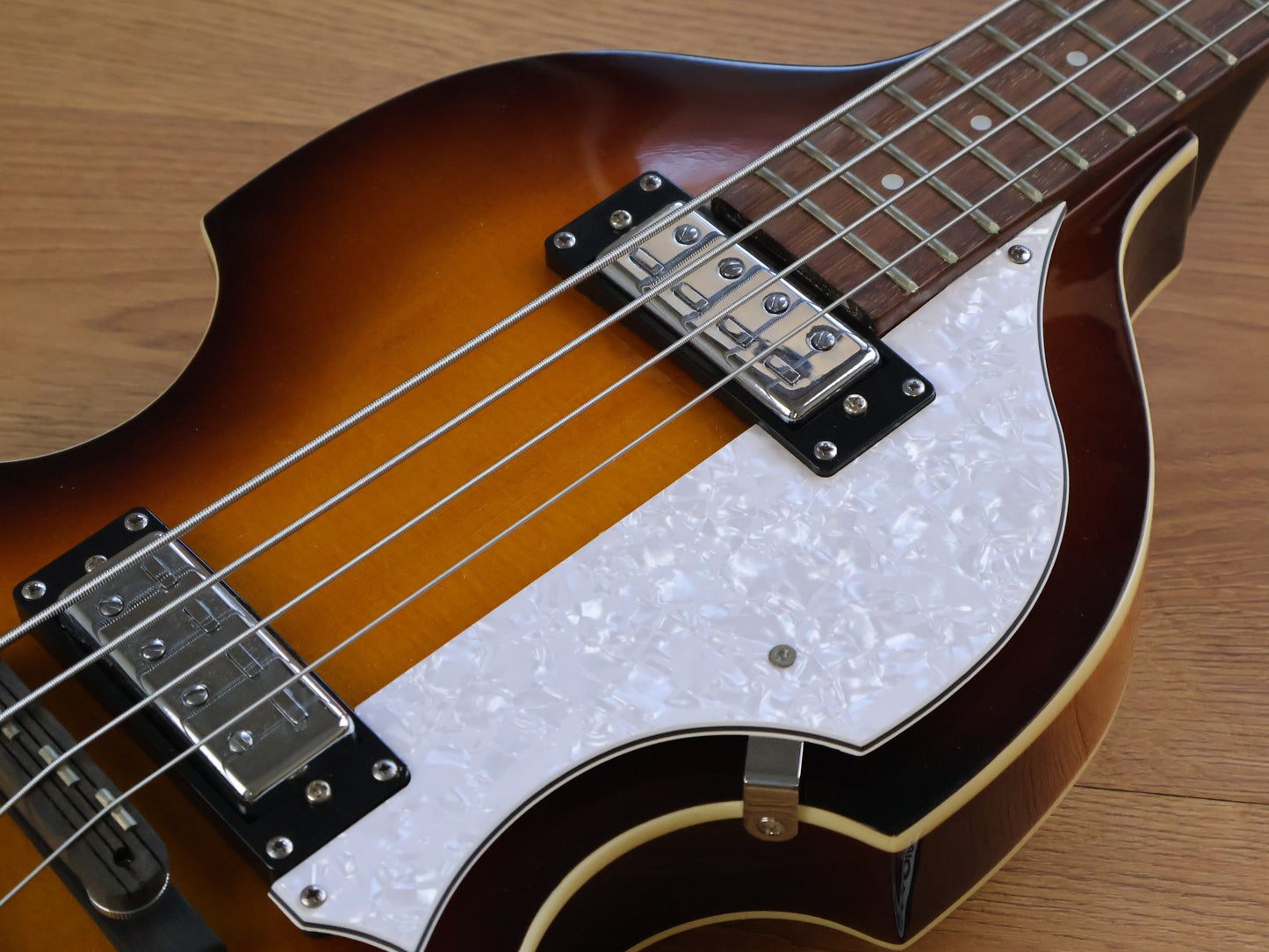 Hofner BB Hi Series Violin Beatle Bass (Sunburst)