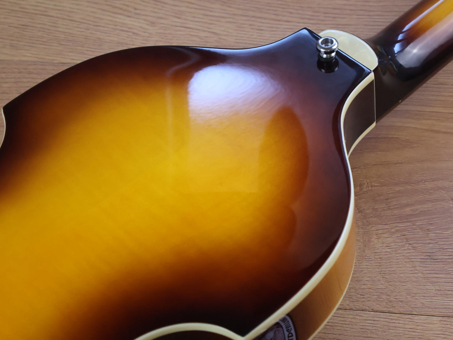 Hofner BB Hi Series Violin Beatle Bass (Sunburst)