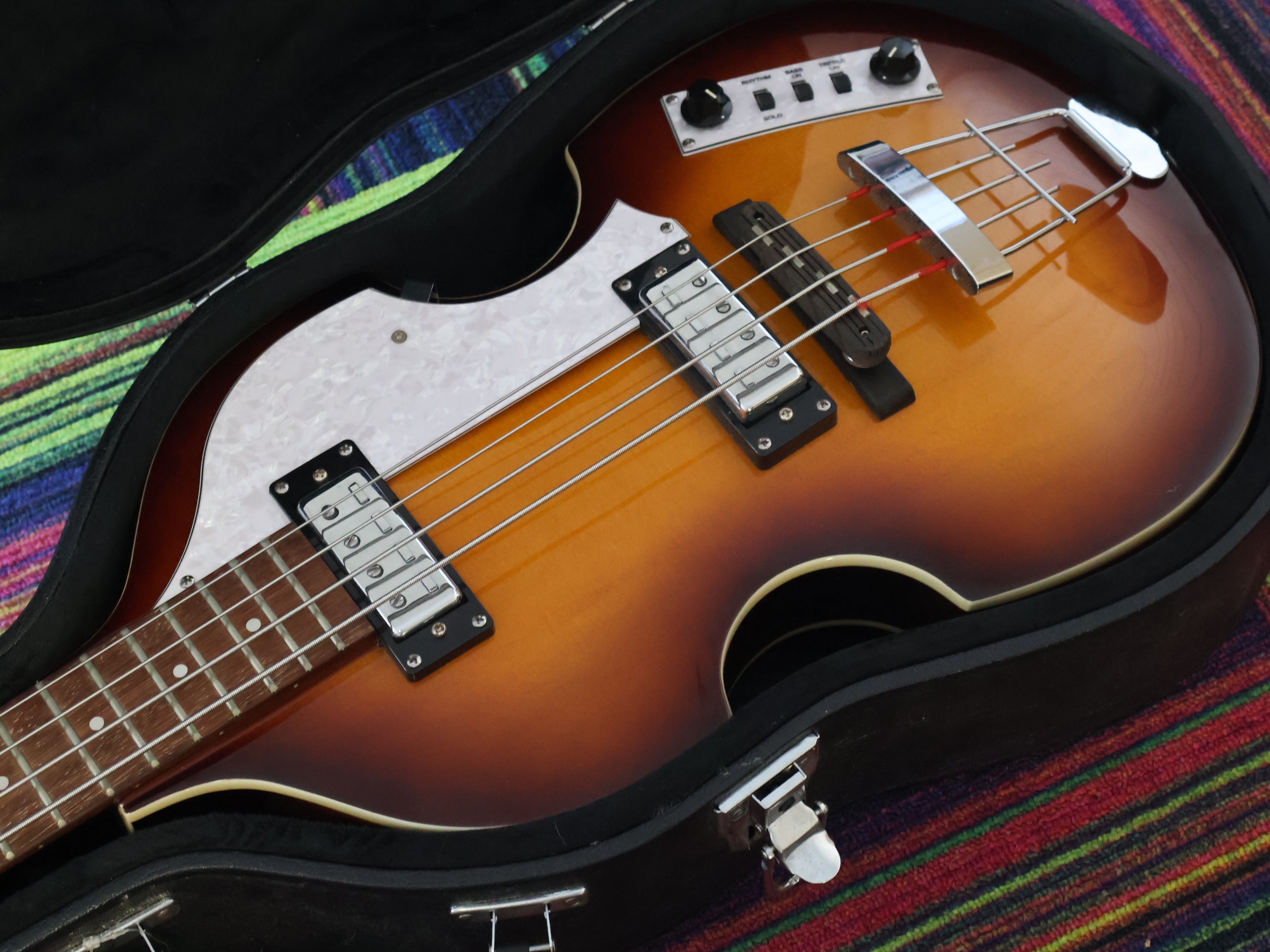 Hofner BB Hi Series Violin Beatle Bass (Sunburst) – Cool Old Guitars