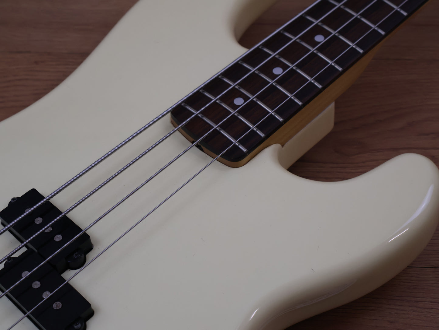 1987 Fender Japan "Jazz Bass Special" Duff McKagen Bass (Aged White)