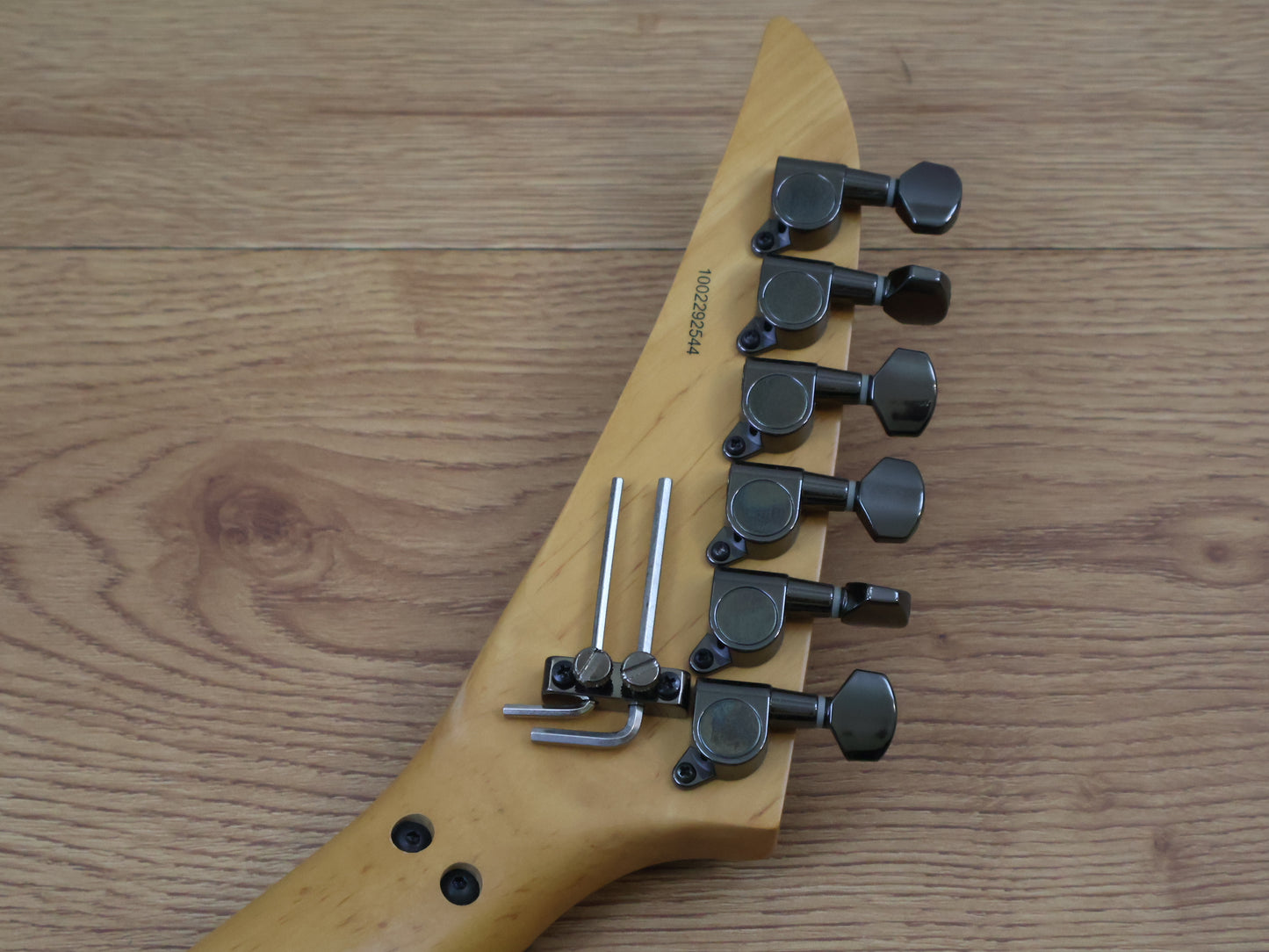 Kramer Pacer Custom 211 FR Superstrat (Sunburst)