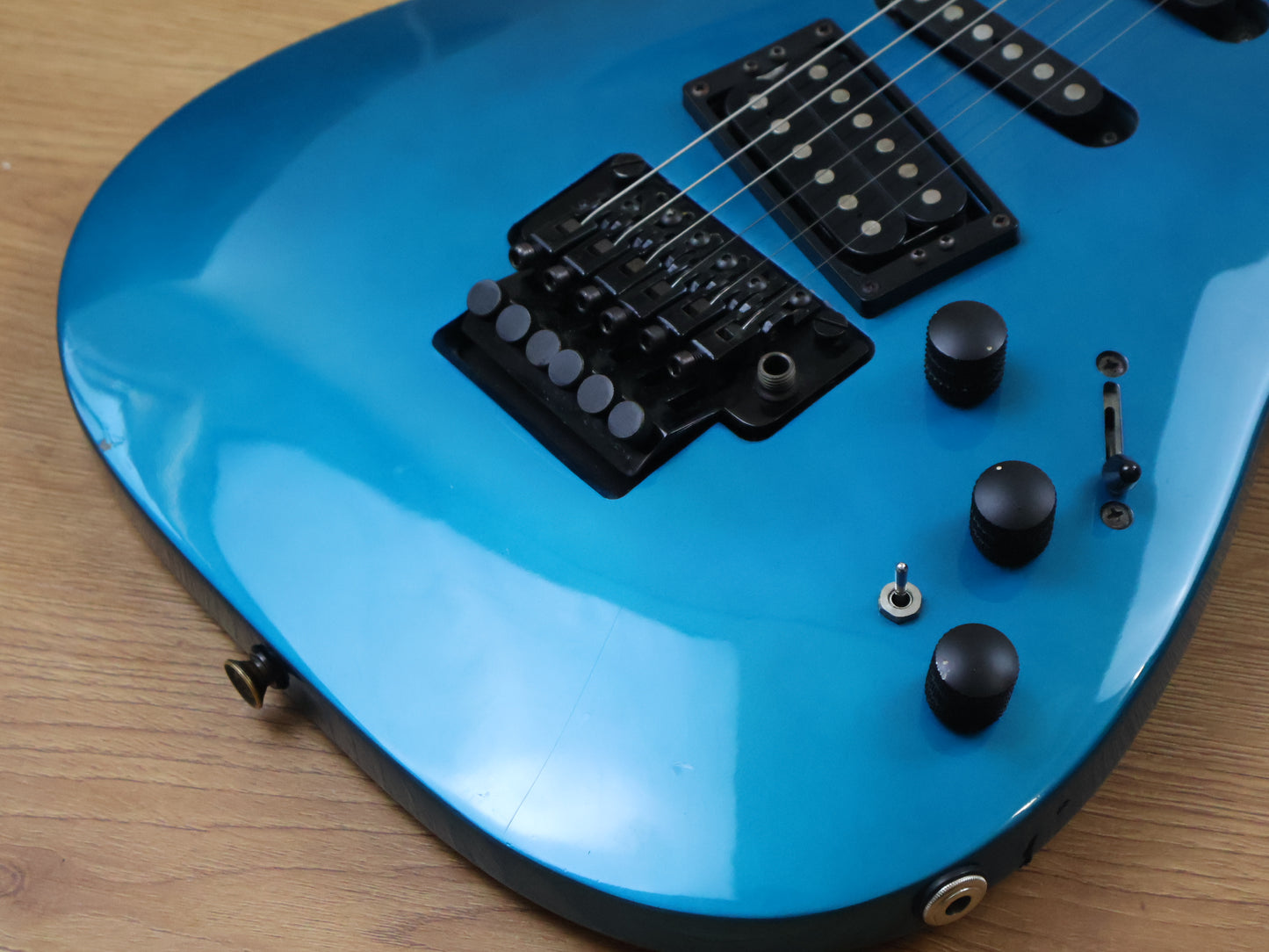 1989 Kramer 100 Series 620 HSS Superstrat w/Floyd Rose (Candy Blue)