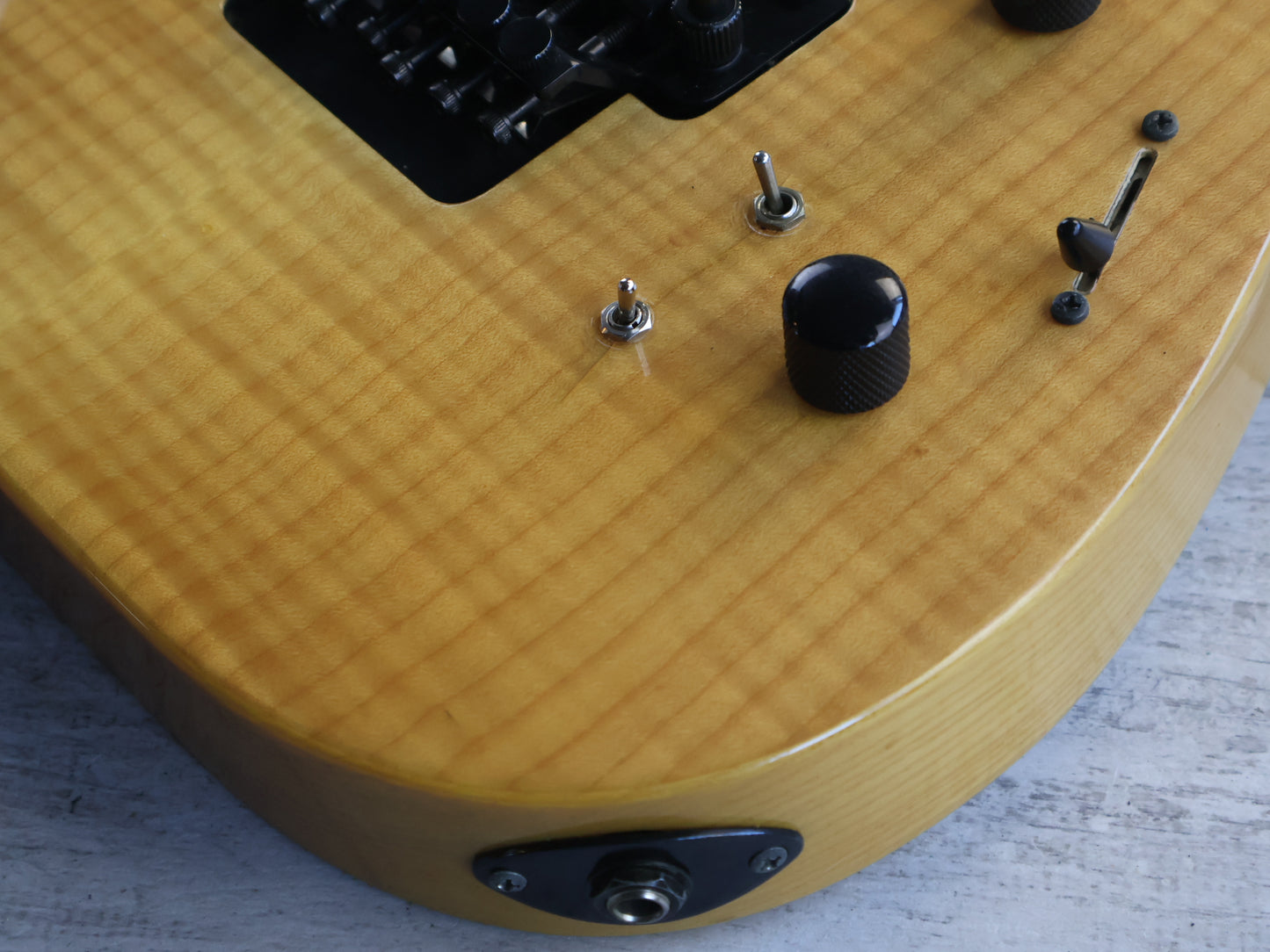 2007 Jackson Japan DK2S Pro Series Neckthrough Dinky w/Sustainiac (Natural Flame)