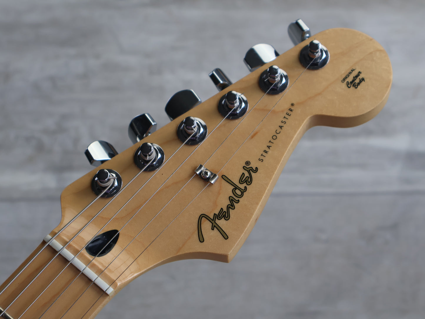 Fender Standard Stratocaster w/Maple Fingerboard (Olympic White)