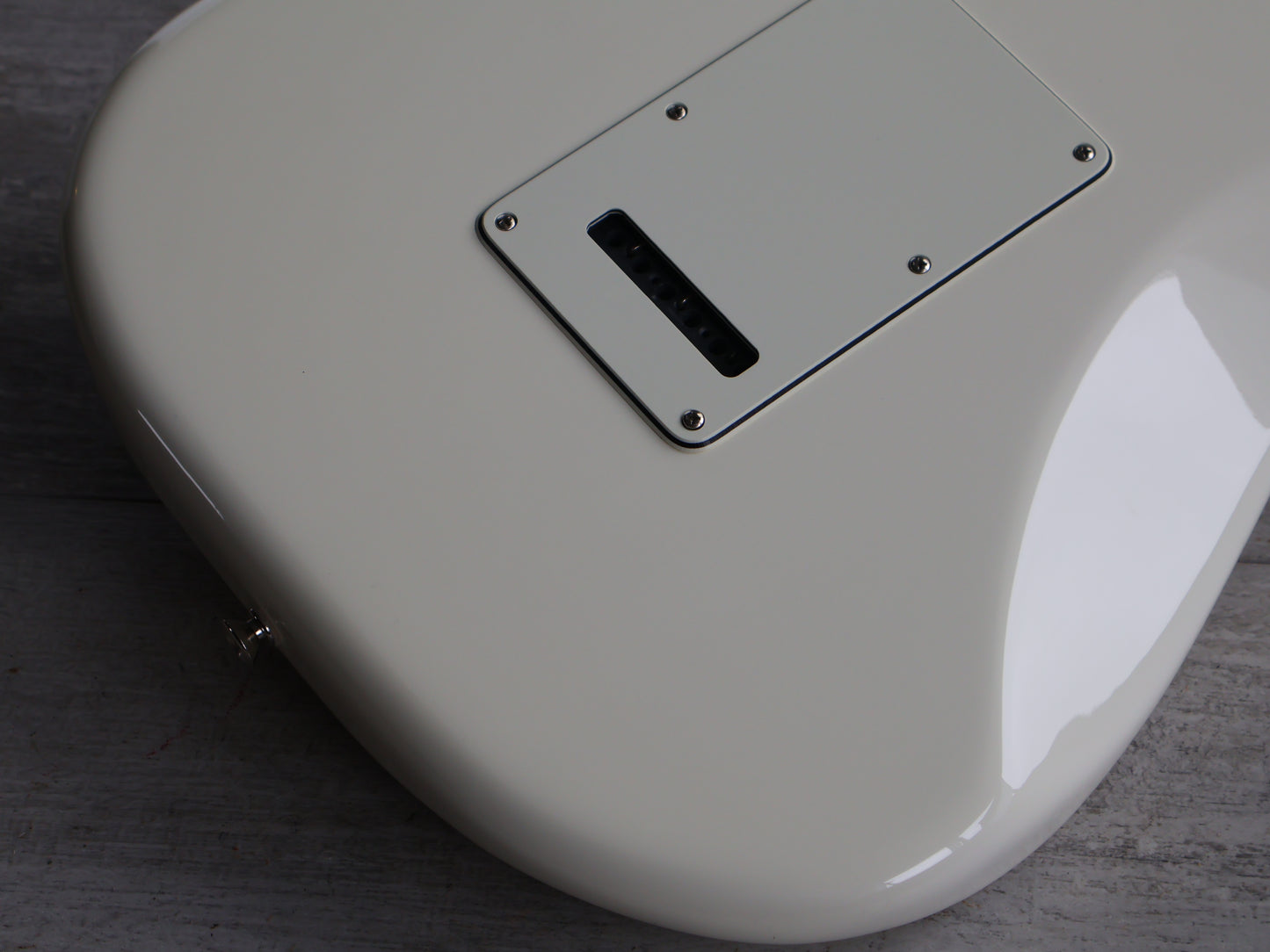 Fender Standard Stratocaster w/Maple Fingerboard (Olympic White)