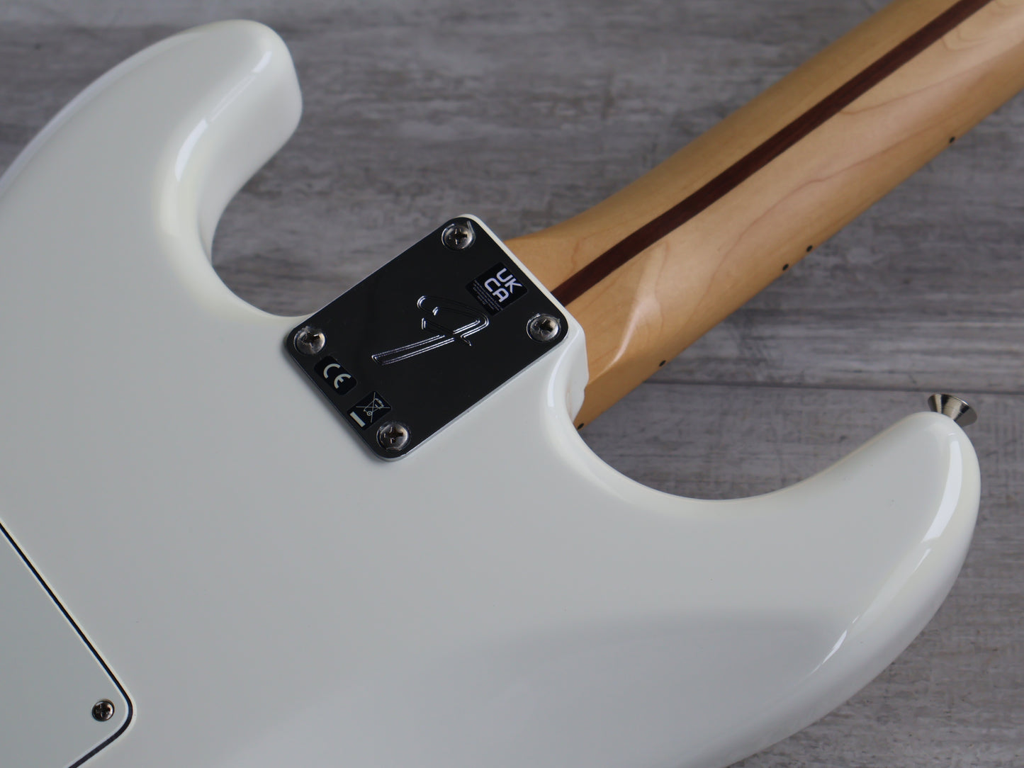 Fender Standard Stratocaster w/Maple Fingerboard (Olympic White)