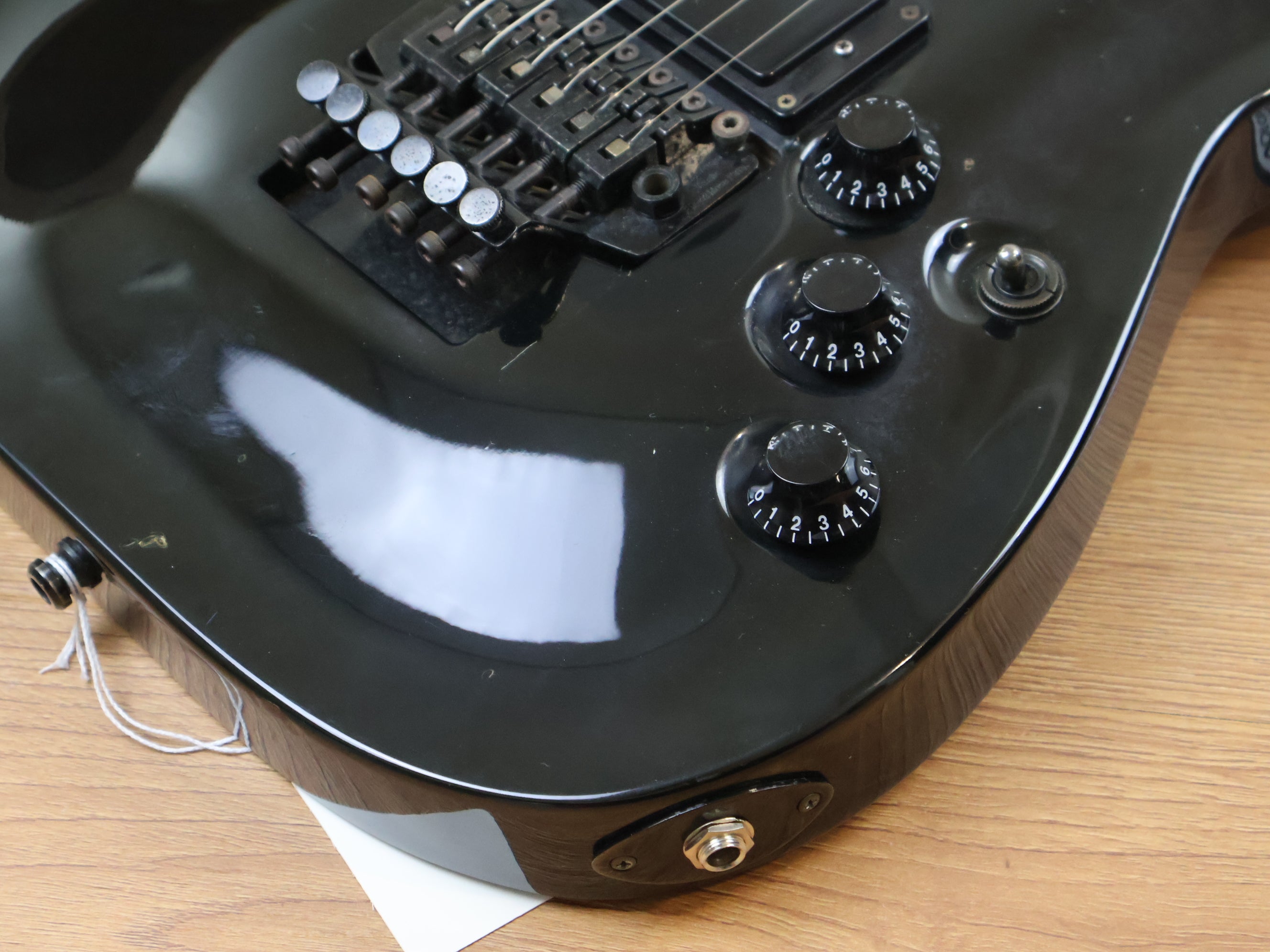 1990's Edwards E-HR-85 Horizon HS Superstrat (Black) – Cool Old