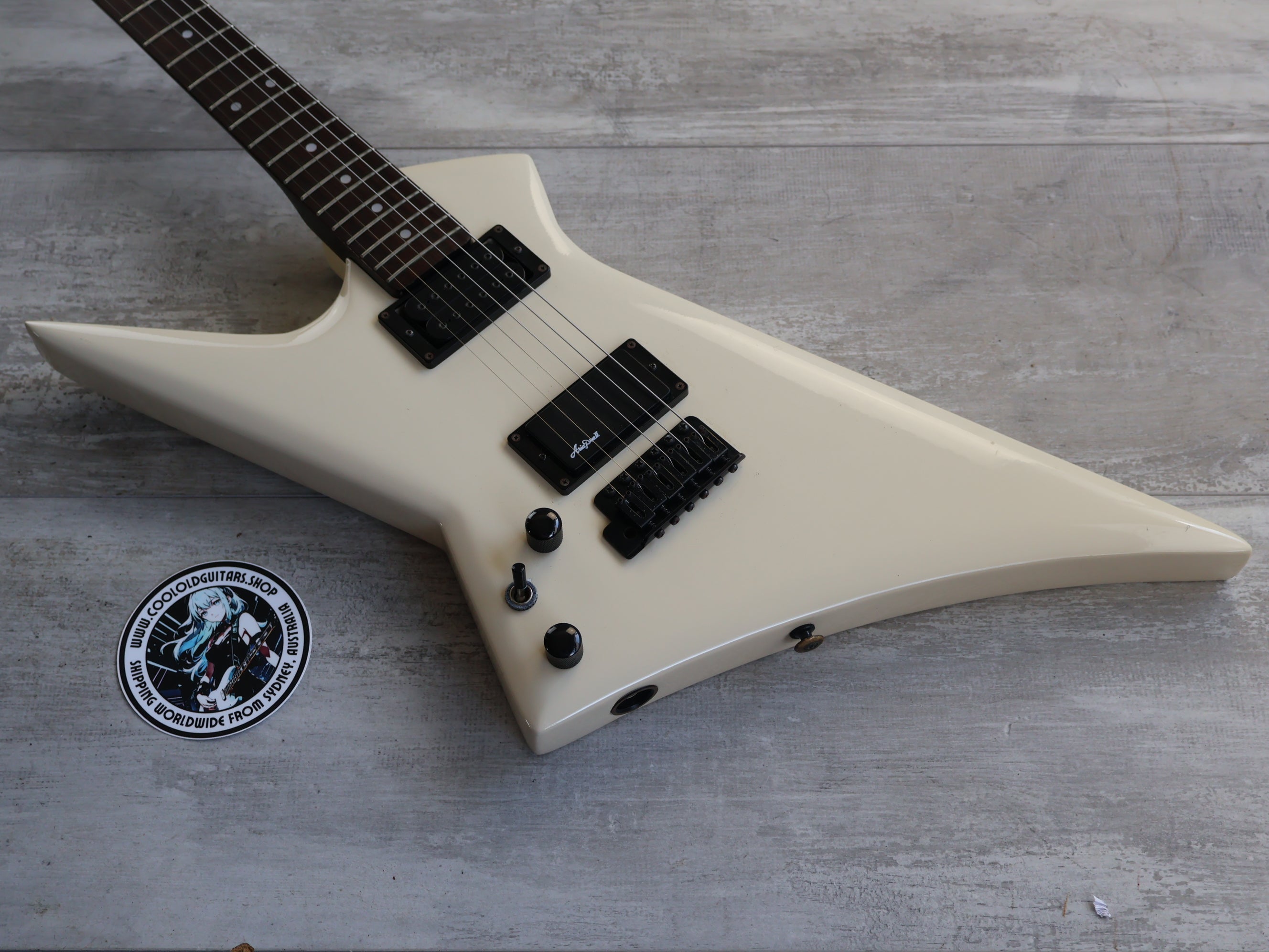 Westone Raider Reverb 1984 Westone Raider I LH Left Handed Explorer (Black/White) – Cool Old ...