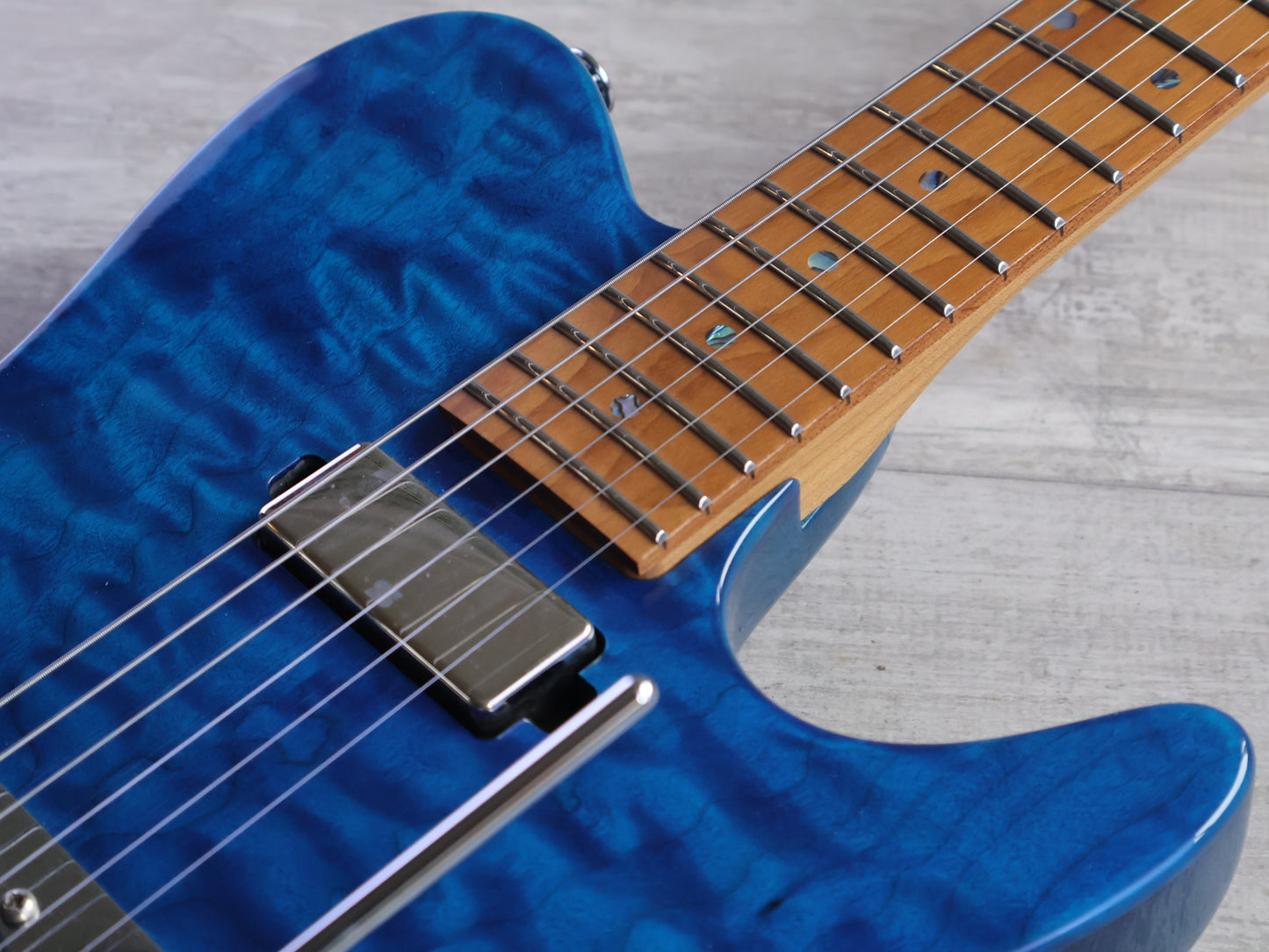 2022 Ibanez Japan AZS2200Q Prestige Single Cutaway (Royal Blue Sapphire)