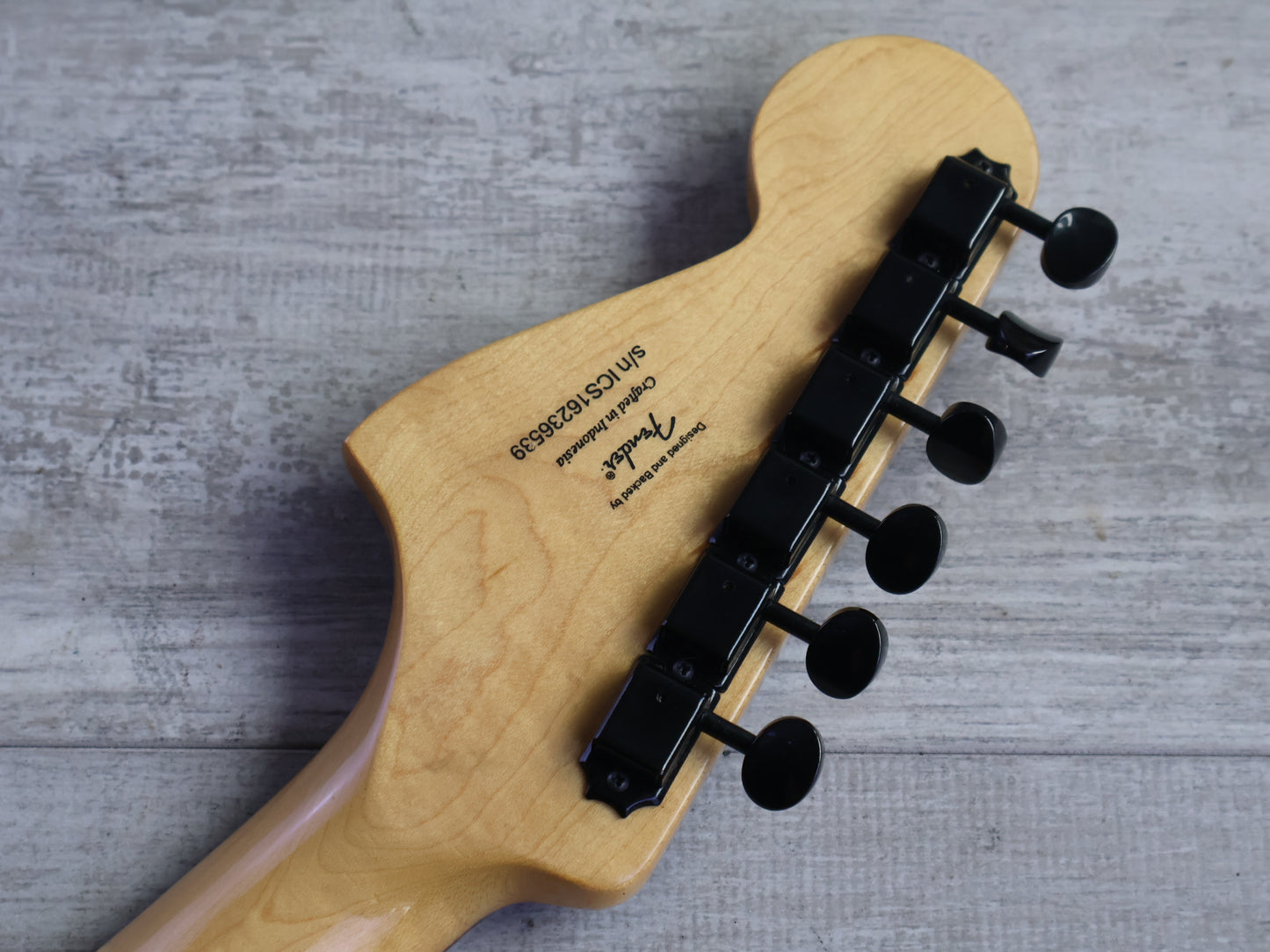 2016 Squier Vintage Modified Baritone Jazzmaster (Black)