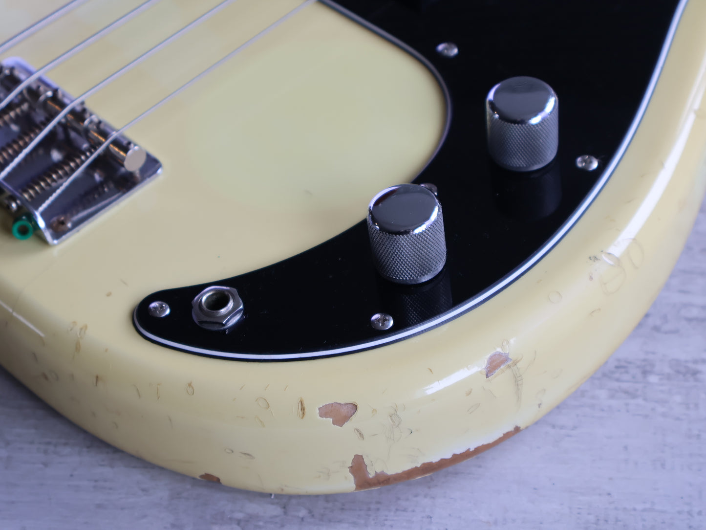 1993 Fender Japan PB70-75 '70 Reissue Precision Bass (Vintage White)