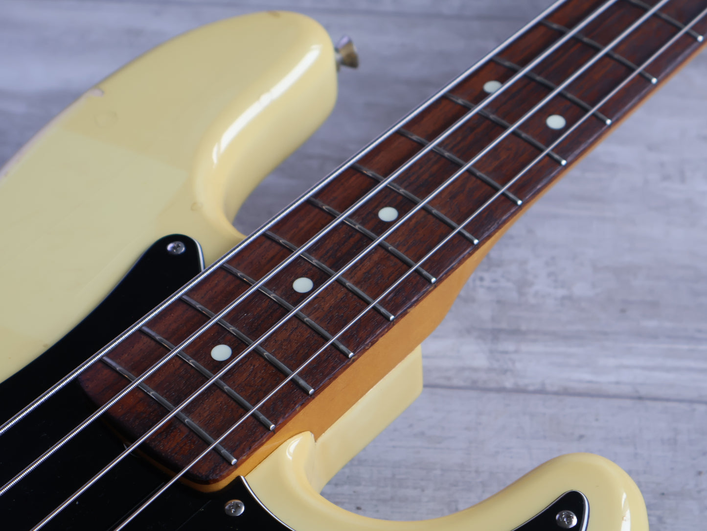 1993 Fender Japan PB70-75 '70 Reissue Precision Bass (Vintage White)