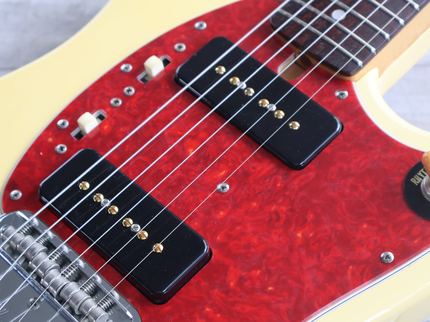 1993 Fender Japan MG69-58 '69 Reissue Mustang w/P90's (Vintage White)