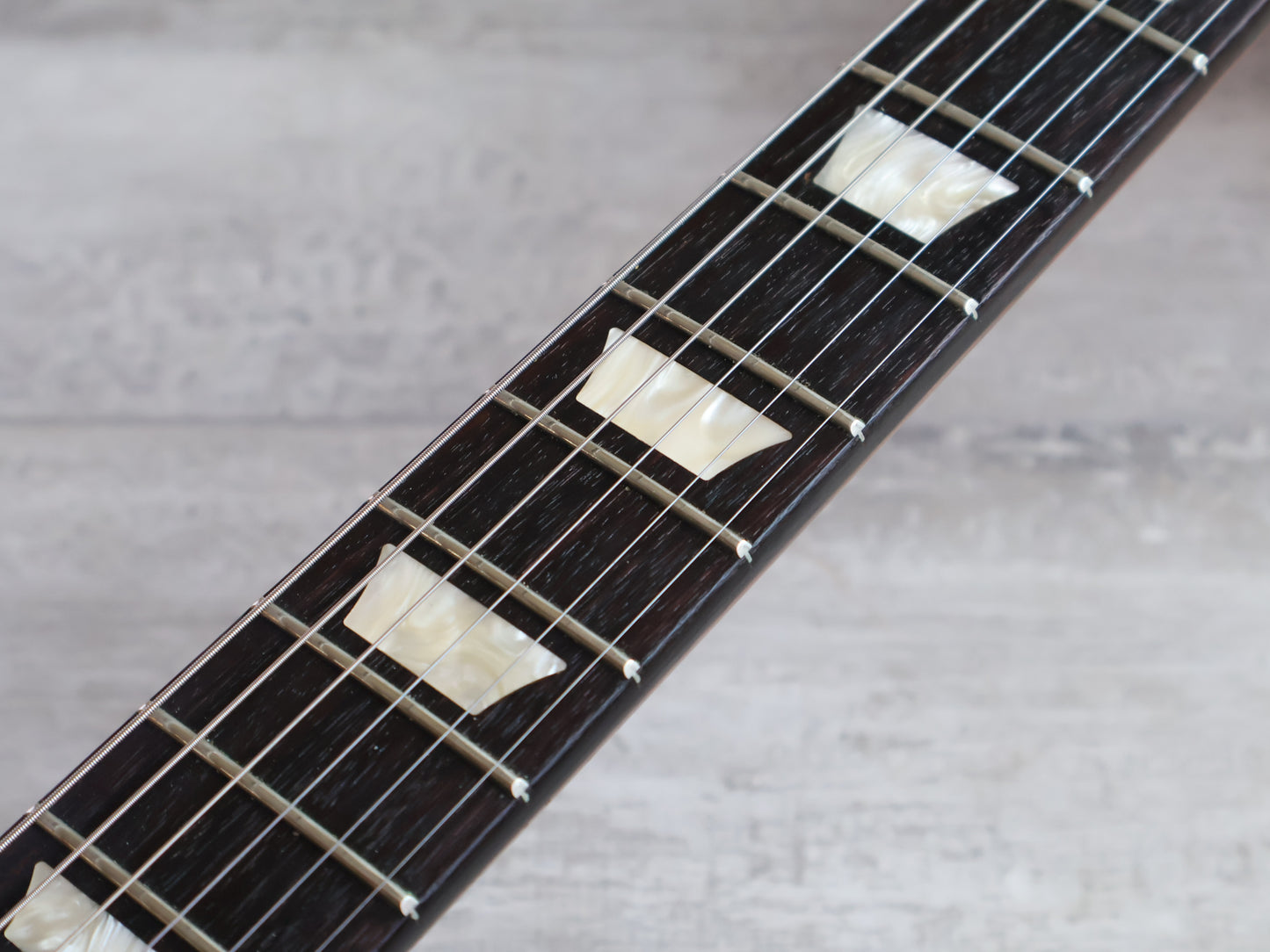 2017 Gibson Les Paul Studio Tribute T (Faded Honey Burst)