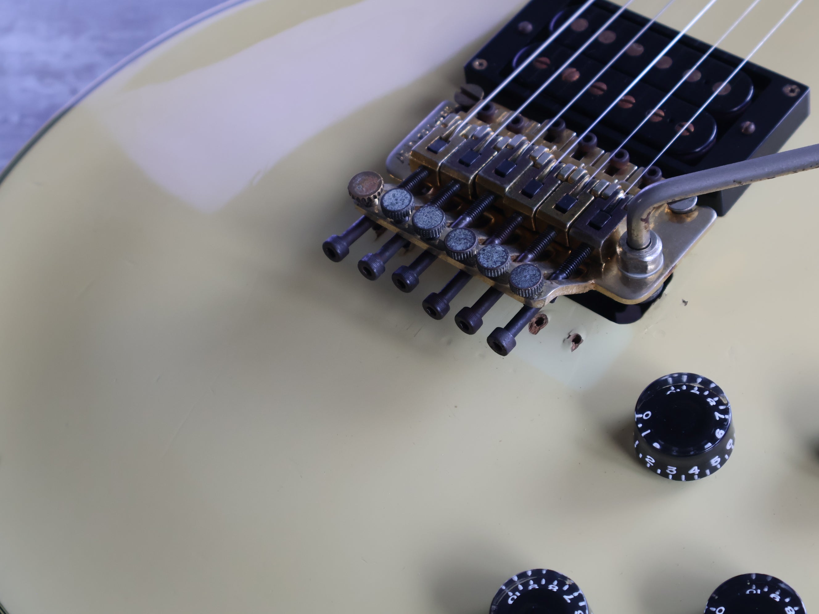 Burny Maid in Japan 1955レスポールタイプ　P90 1989 Burny Japan LC-100YS Les Paul Custom w/Tremolo (Aged White
