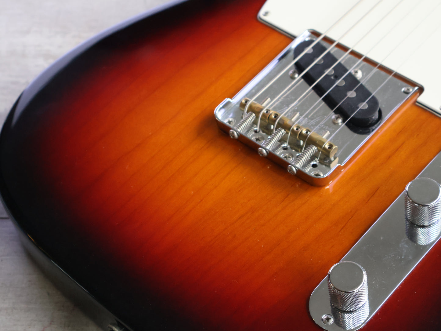 2017 Fender USA American Professional Telecaster (Sunburst)