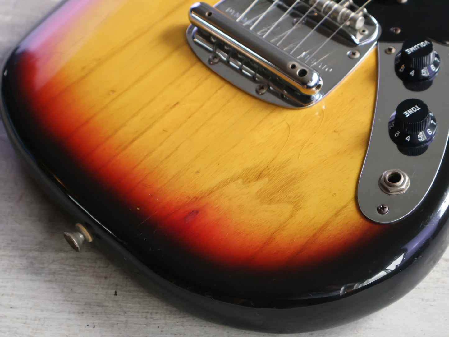 1977 Fender USA Mustang (Sunburst)